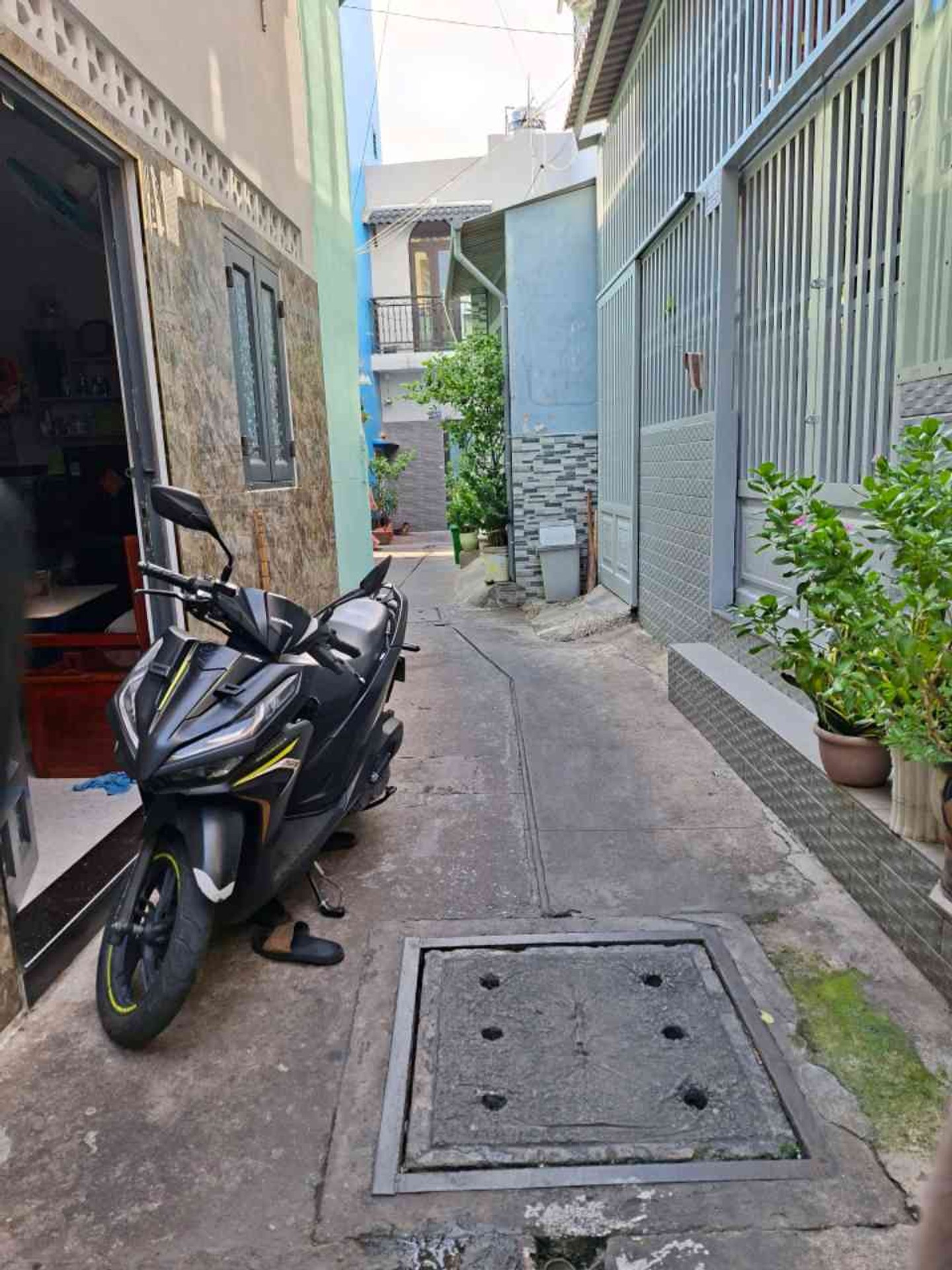 Nhà riêng 4 tầng 5 phòng ngủ trên diện tích 36.6m2 tại Quận 11, giá cạnh tranh