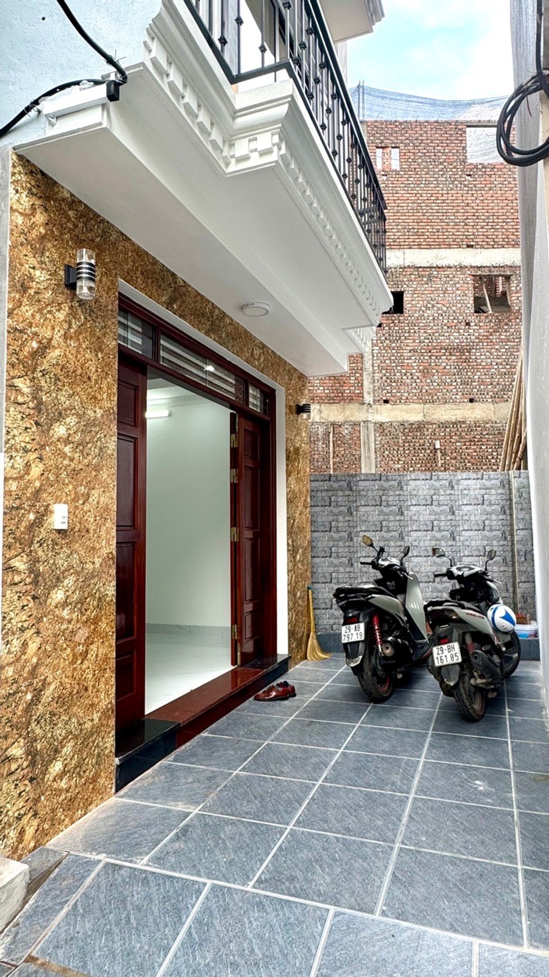 Nhà 6 Tầng Thang Máy Ngay Trung Tâm Việt Hưng, Gần Ô Tô nhỉnh 11 tỷ