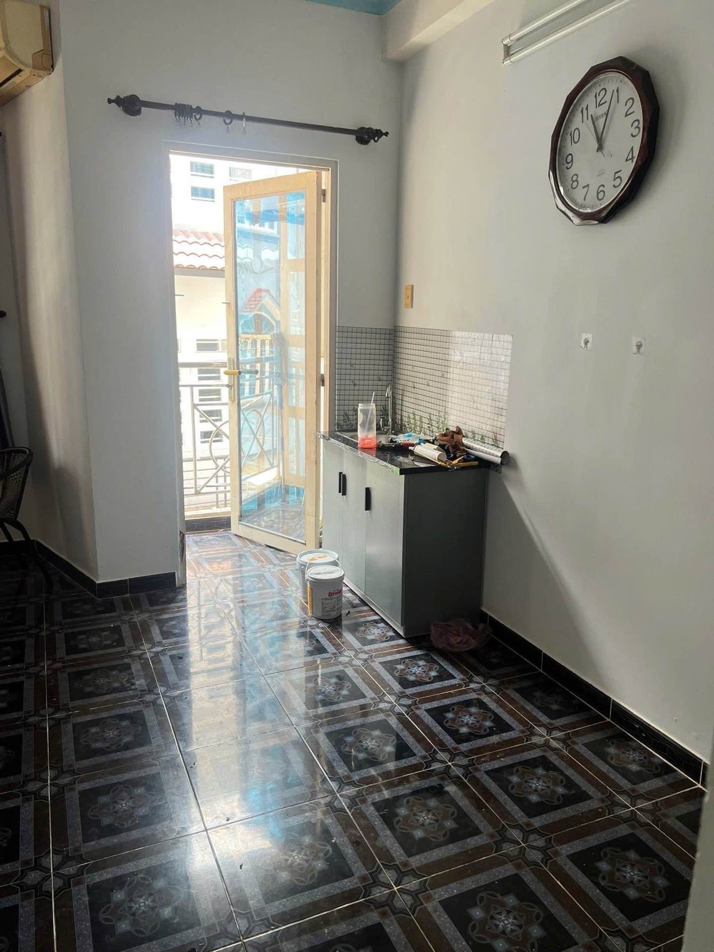 Bán nhà 5 tầng mặt tiền 5m, 7 phòng ngủ, giá 11.5 tỷ tại quận trung tâm