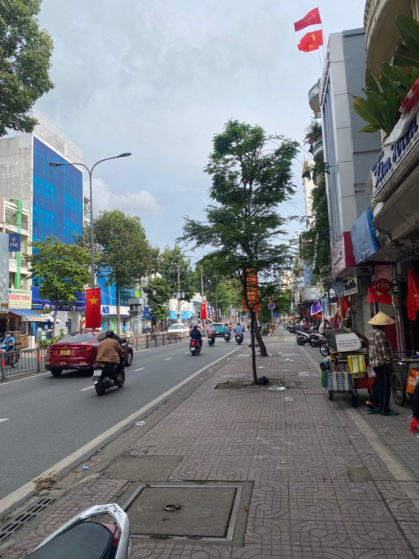 Bán nhà mặt tiền Lý Thường Kiệt quận Tân Bình 290m2, 3 tầng