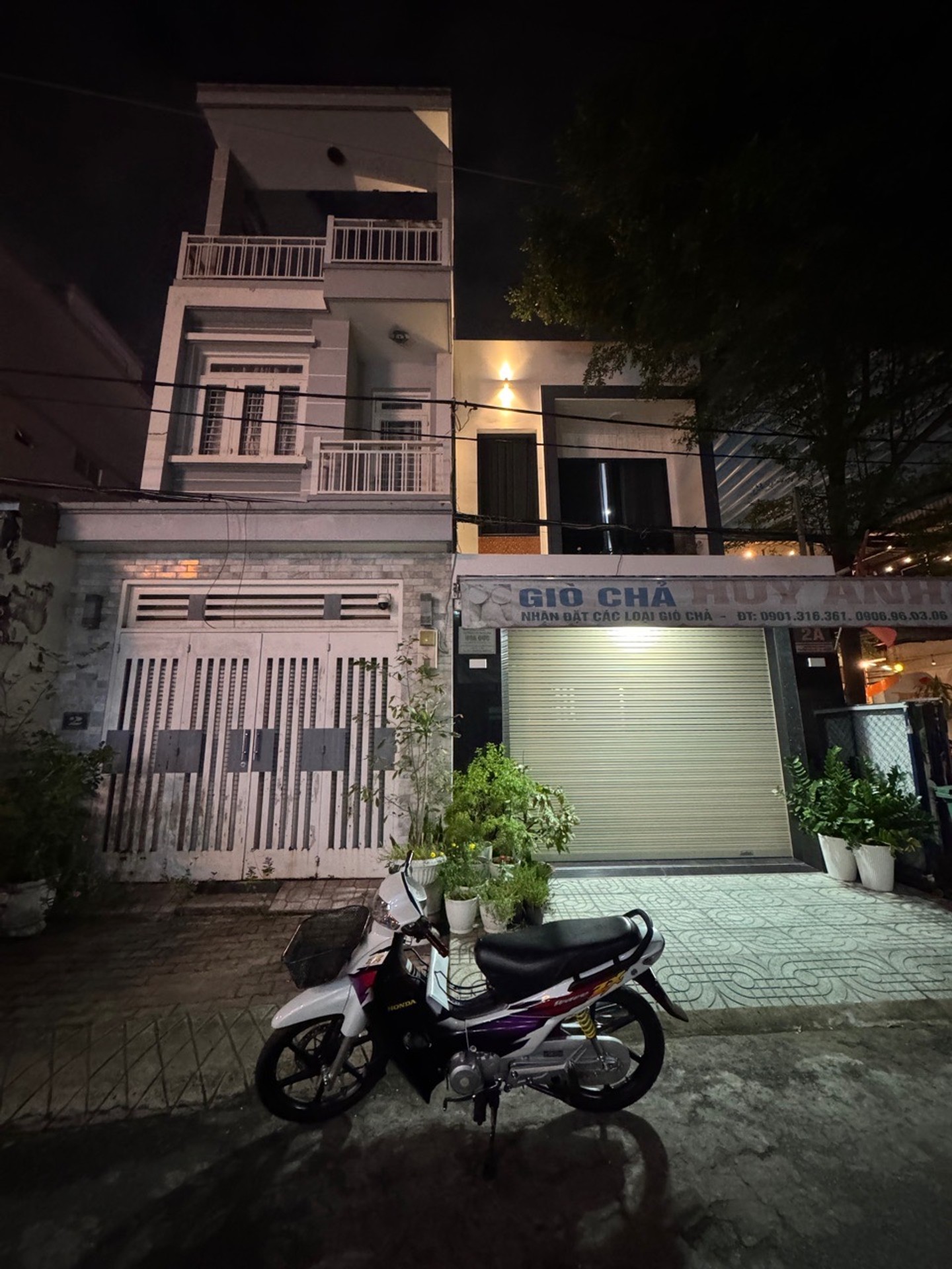 Bán nhà mặt phố phường Hiệp Phú, Quận 9, 2 tầng, diện tích 84m2, mặt tiền 4m, giá 12.4 tỷ VNĐ