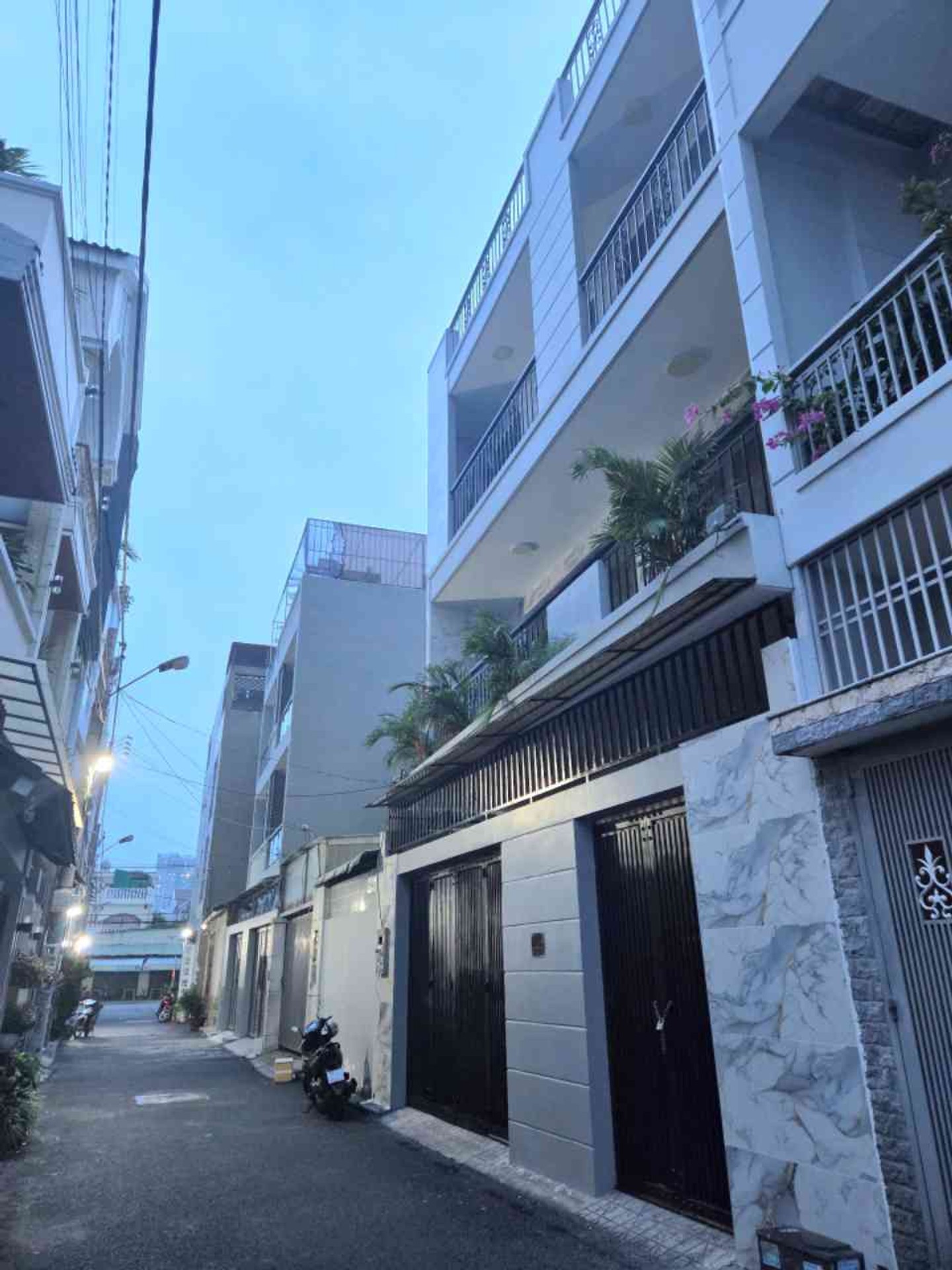 NHÀ MỚI 4 TẦNG HẺM Ô TÔ - LINH TÂY THỦ ĐỨC : 100m2( 8,7x11.5) Chỉ : 10.5 tỷ TL - SỔ HỒNG RIÊNG