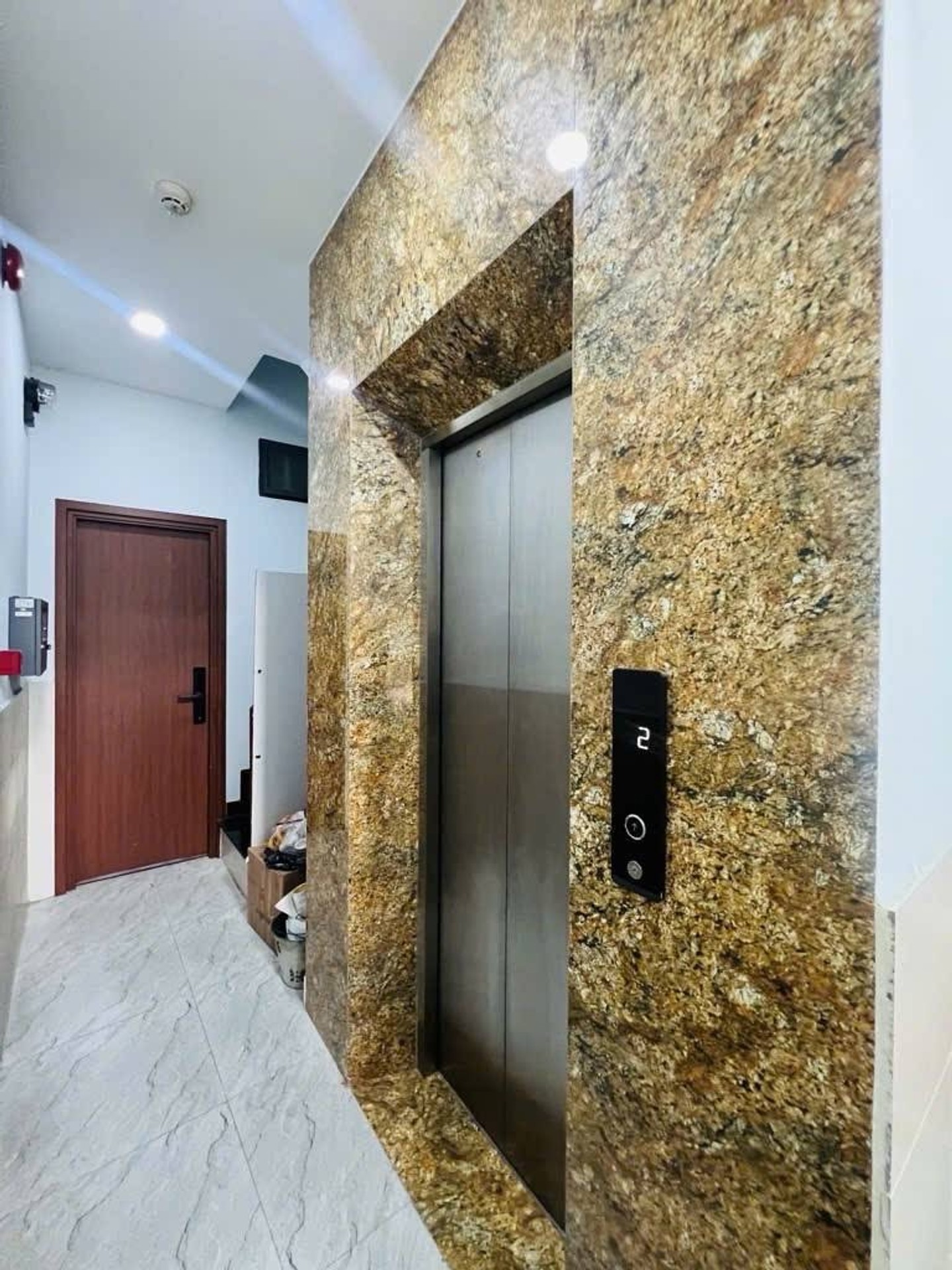 Bán nhà phố 6 tầng có thang máy, diện tích 60m2 tại Phan Văn Trị
