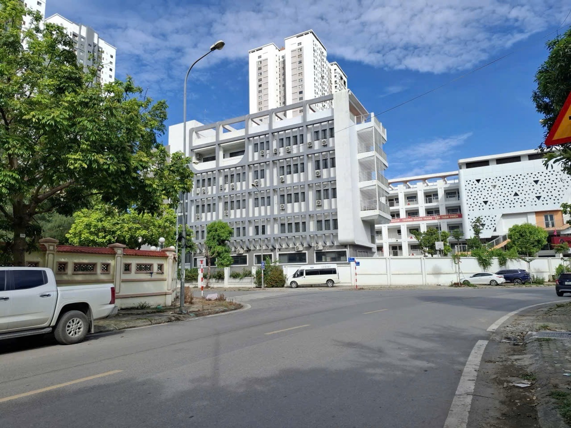 Bán nhà 5 tầng siêu đẳng cấp ngay trung tâm KĐT Văn Phú gần Metro Hà Đông