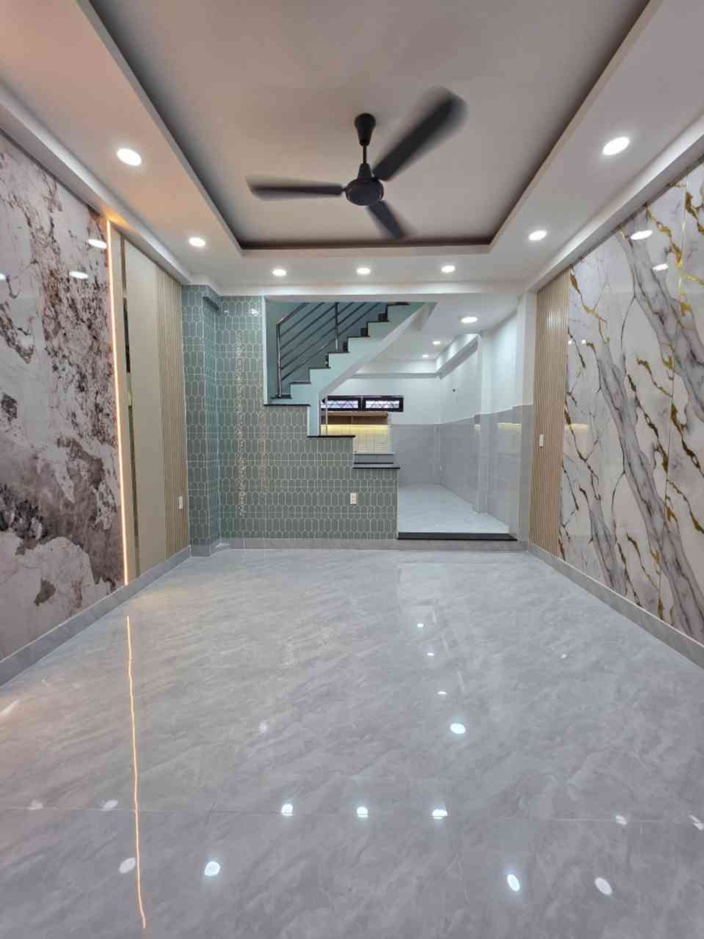 Nhà 2 tầng 2 phòng ngủ gần Lê Văn Quới Bình Tân giá 4.7 tỷ