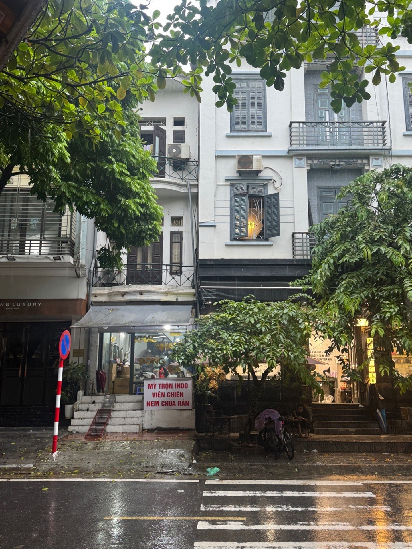 Bán nhà mặt phố Võ Văn Dũng Ba Đình diện tích 42.5m2 kinh doanh đa ngành nghề