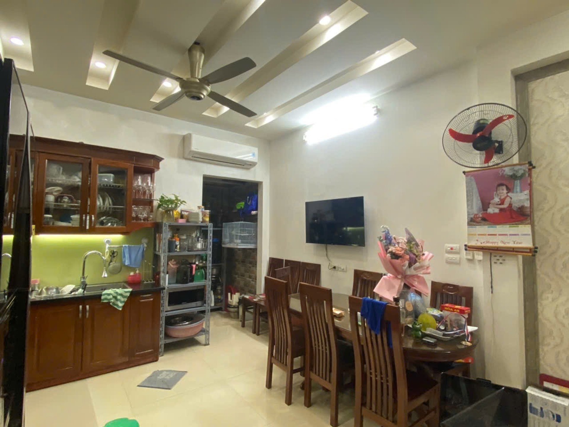 Bán nhà 4 tầng tại Long Biên, diện tích 55.3m2, ô tô vào nhà