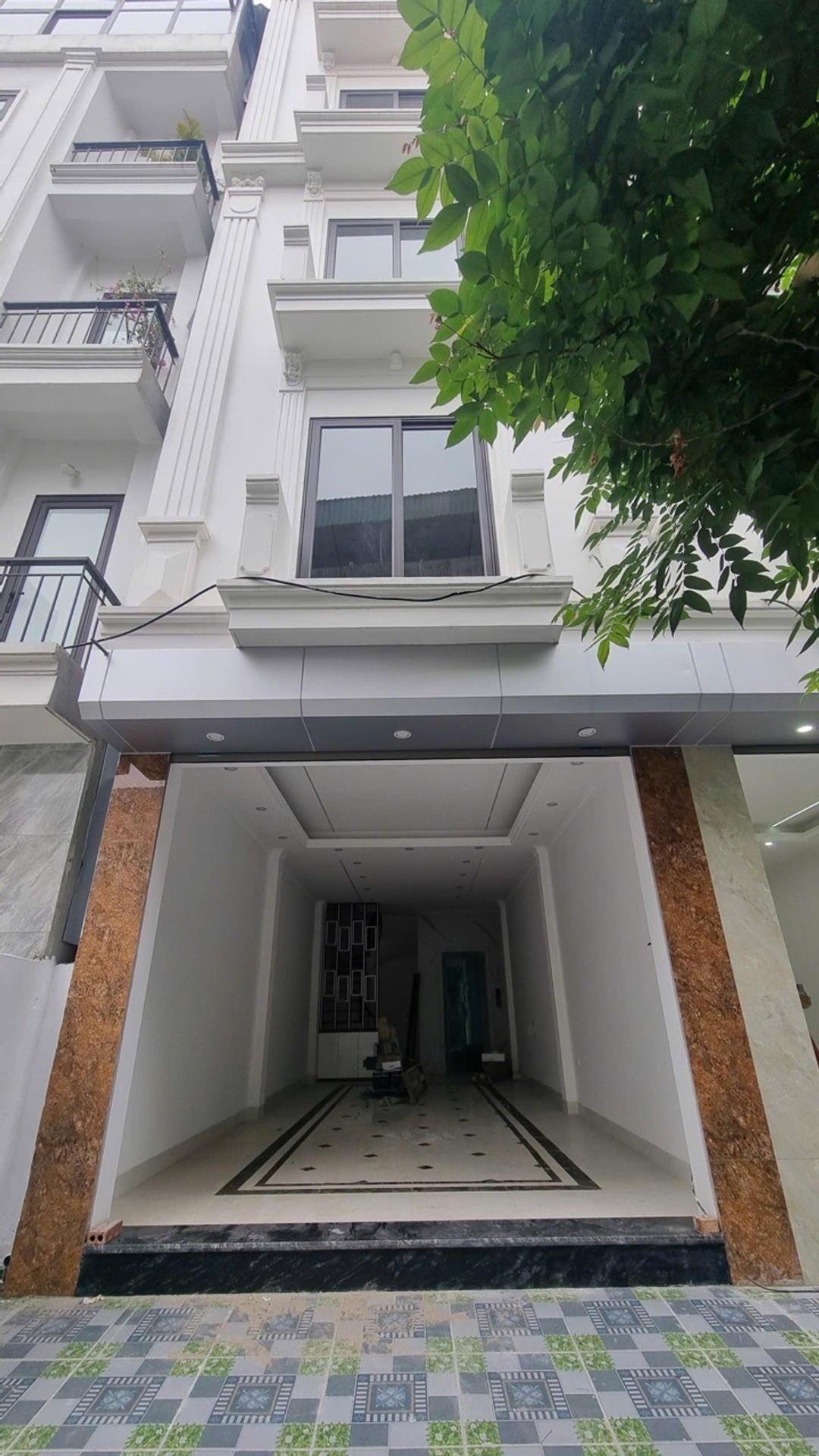 Bán nhà riêng 60m2 ô tô đỗ cửa ở bát khối Long Biên