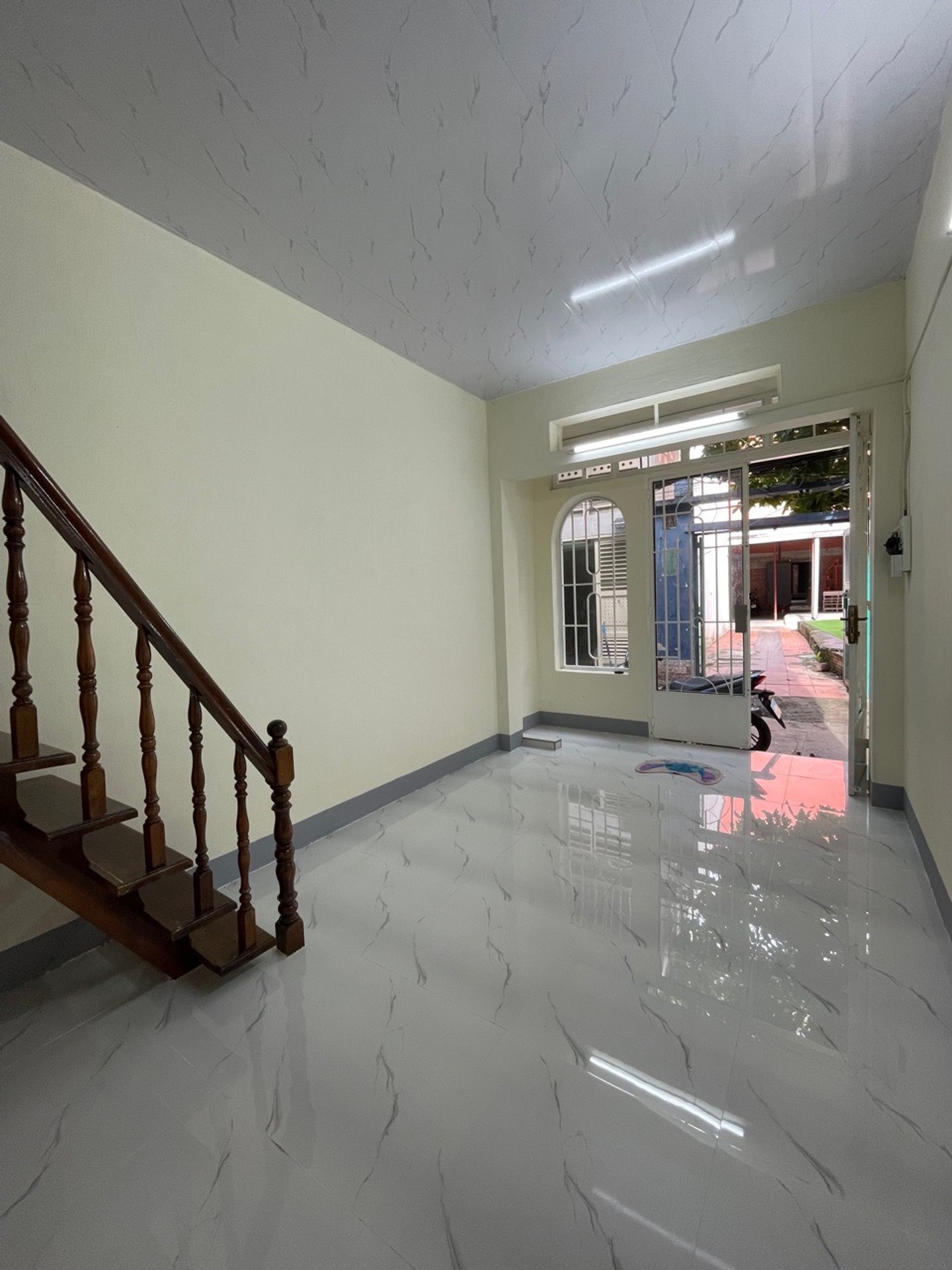 Bán nhà 2 tầng lô góc gần Trần Xuân Soạn, Quận 7, 28m²