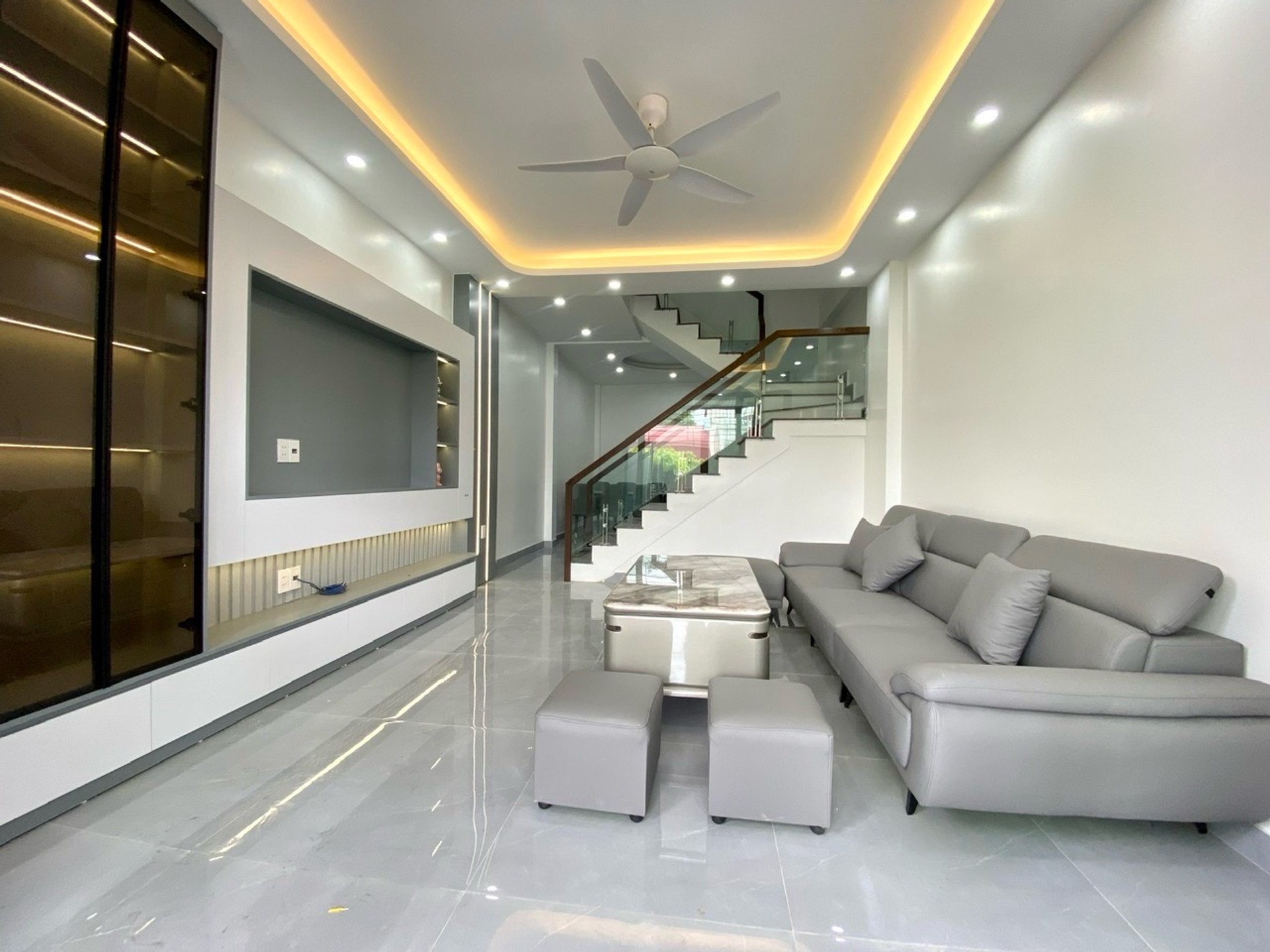Bán nhà riêng 3 tầng 54,8m2 tại Đồng Quang, An Hải, sổ đỏ chính chủ, gần mặt đường trục, giá 2,5 tỷ