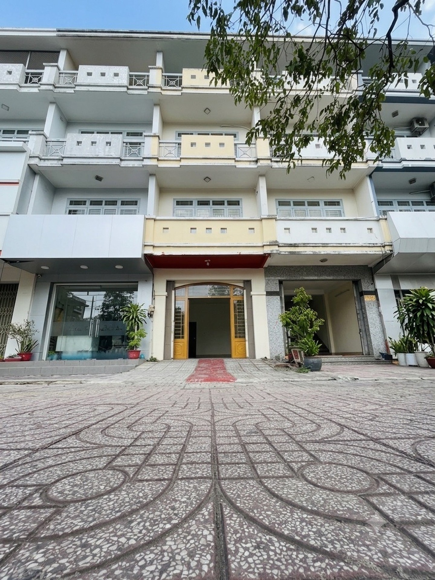 Bán nhà mặt phố 4 tầng 56m2 tại khu tái định cư Linh Đông Phạm Văn Đồng