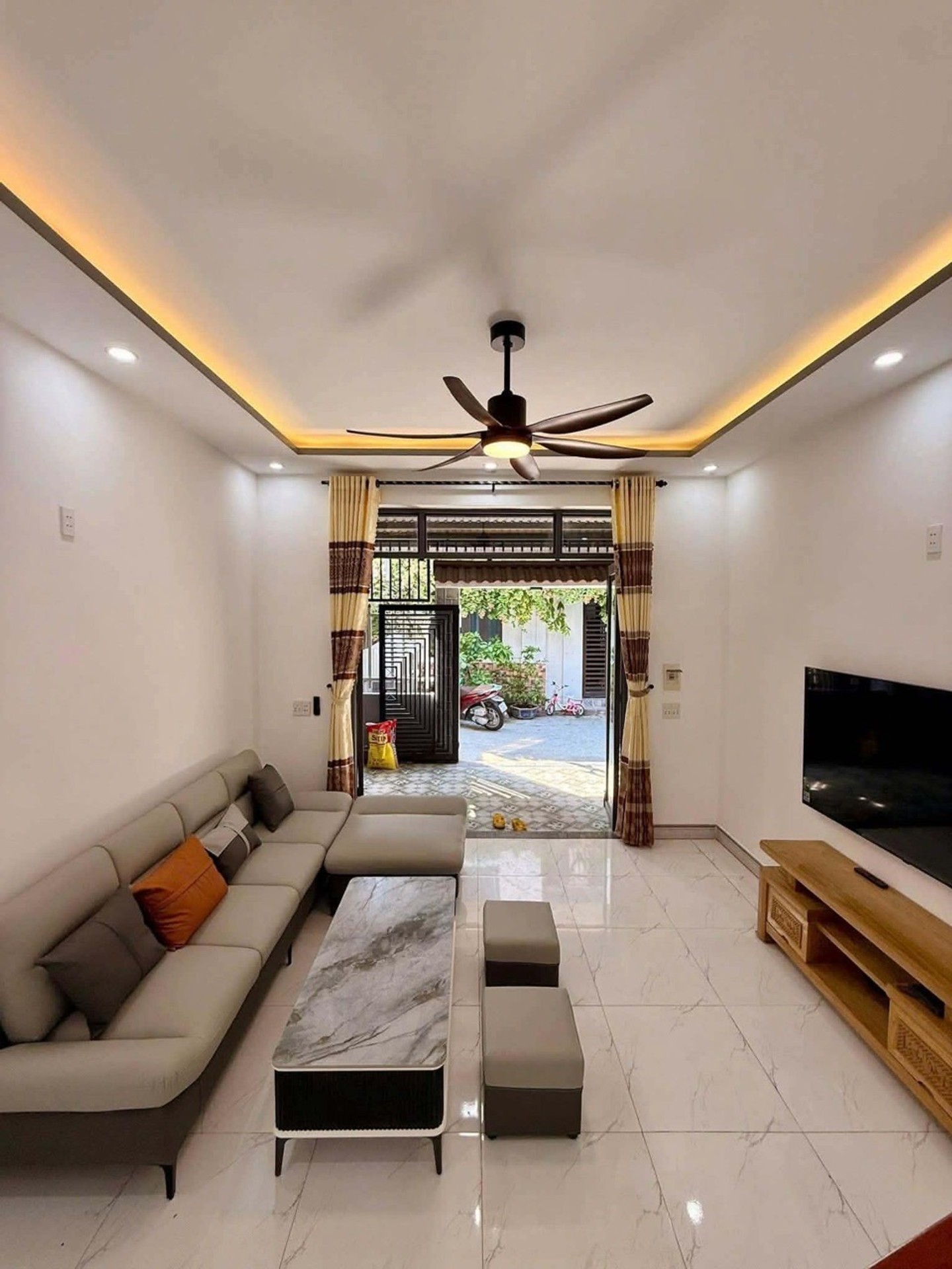 🏠 Bán nhà riêng 2 tầng hướng Đông Nam, kiệt Âu Cơ, Liên Chiểu, gần chợ Hòa Khánh. Giá sụp hầm 💥