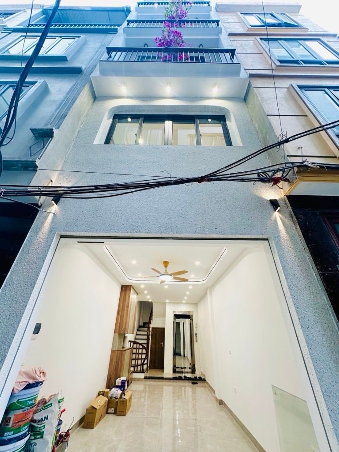 Nhà 7 tầng thang máy tại Ngọc Thụy, thiết kế hiện đại, phù hợp đầu tư và an cư