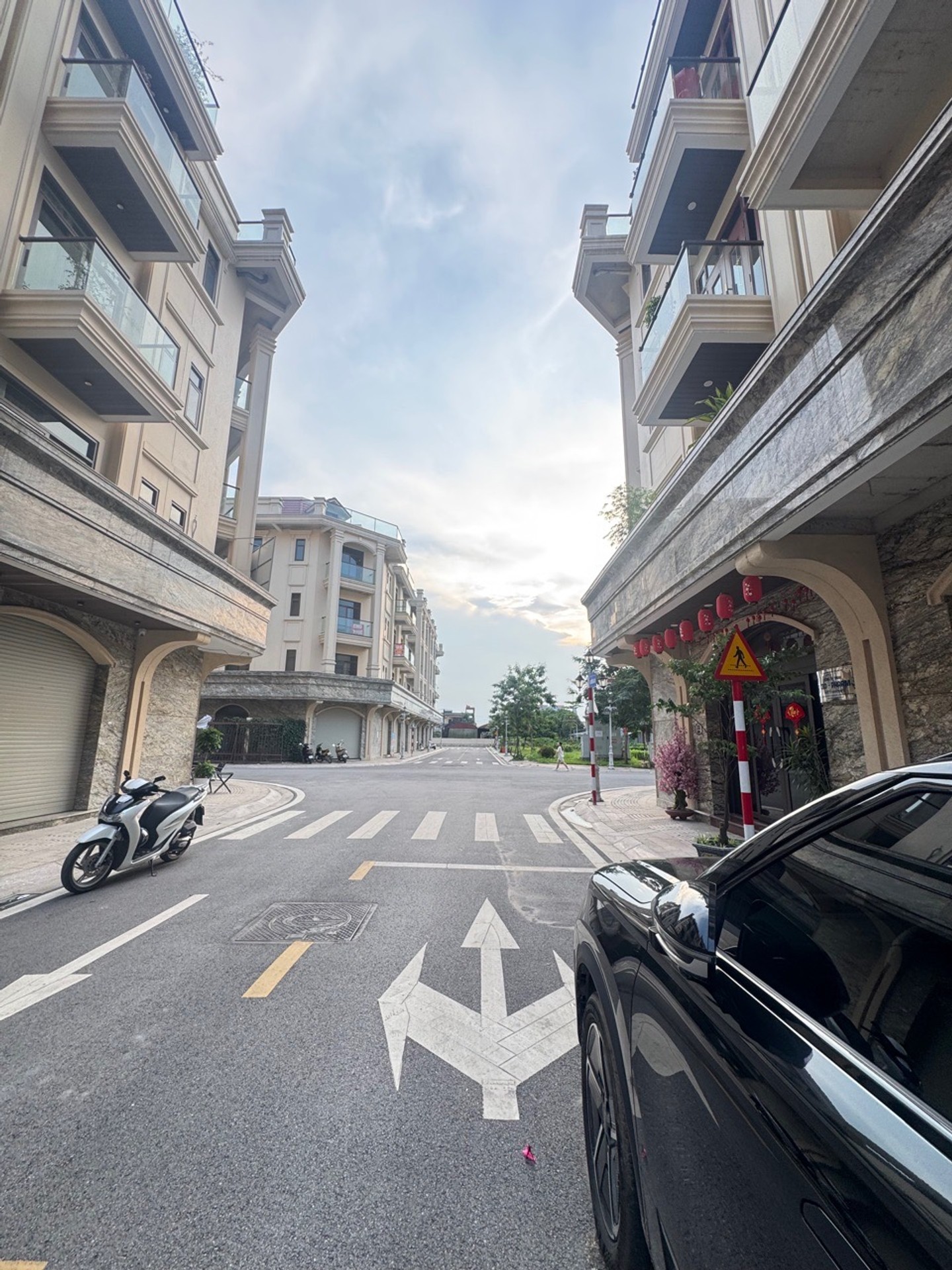 Cơ hội hiếm có sở hữu biệt thự liền kề vị trí đắc địa tại Dương Trực Nguyên