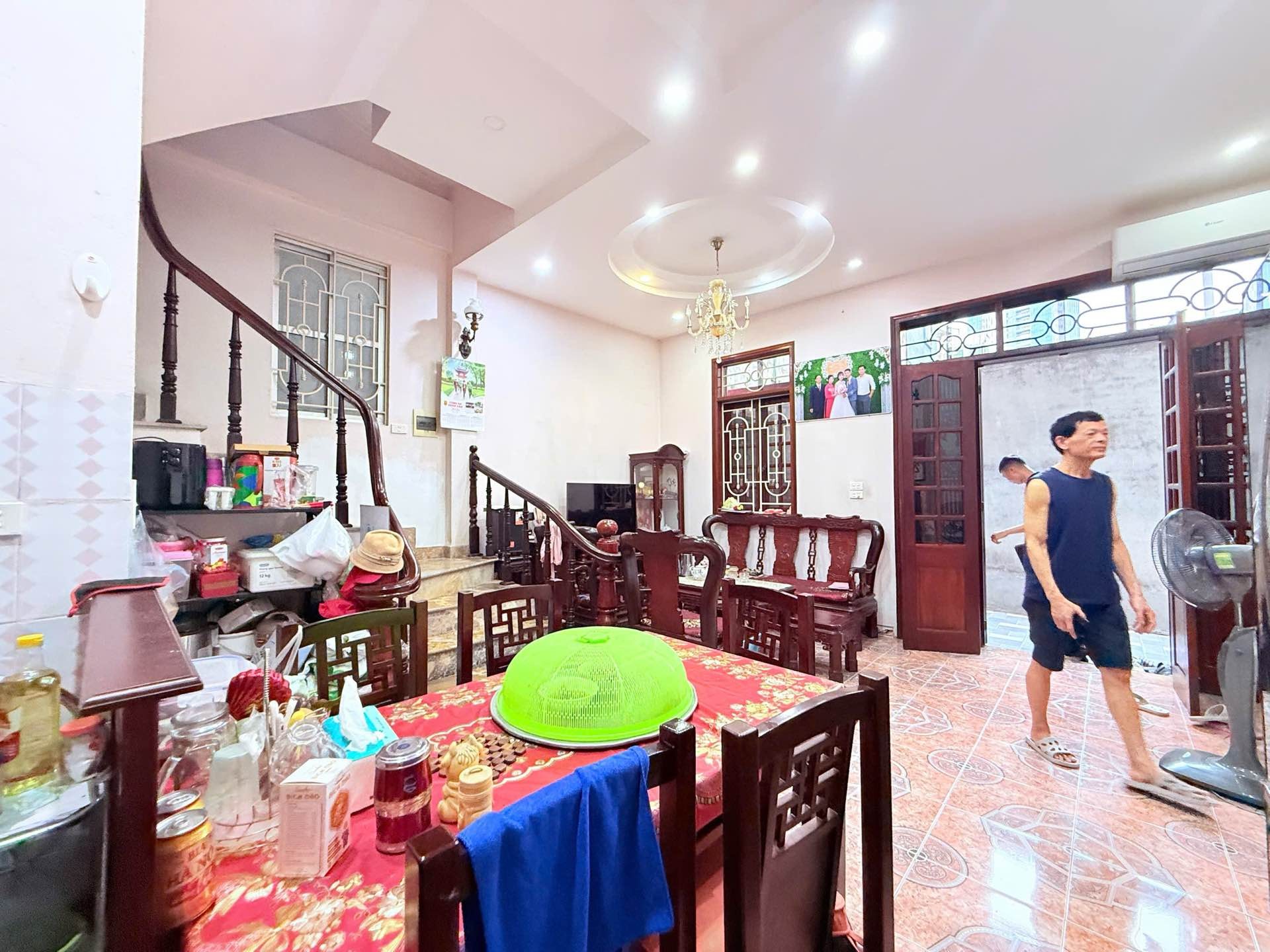 Bán nhà riêng lô góc tại quận Tây Hồ, diện tích 66.6 m2, mặt tiền rộng 6.3 m, pháp lý đầy đủ