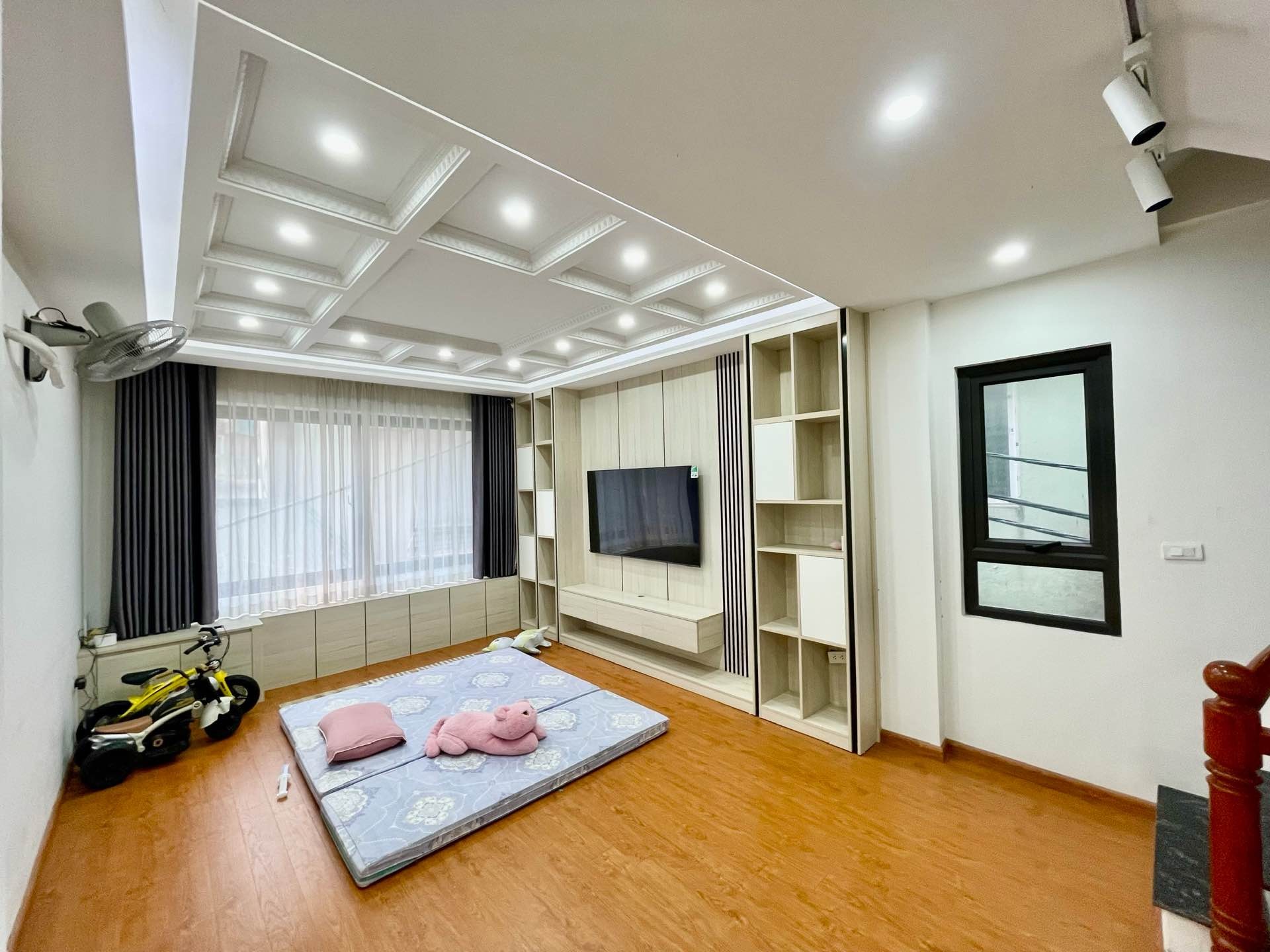 🌹♦️ 6 TẦNG THANG MÁY / 31m2 x 6 tầng - Phố Nguyễn Đức Cảnh

✅ MỚI KOONG, ĐẸP LONG LANH, MẶT TIỀN