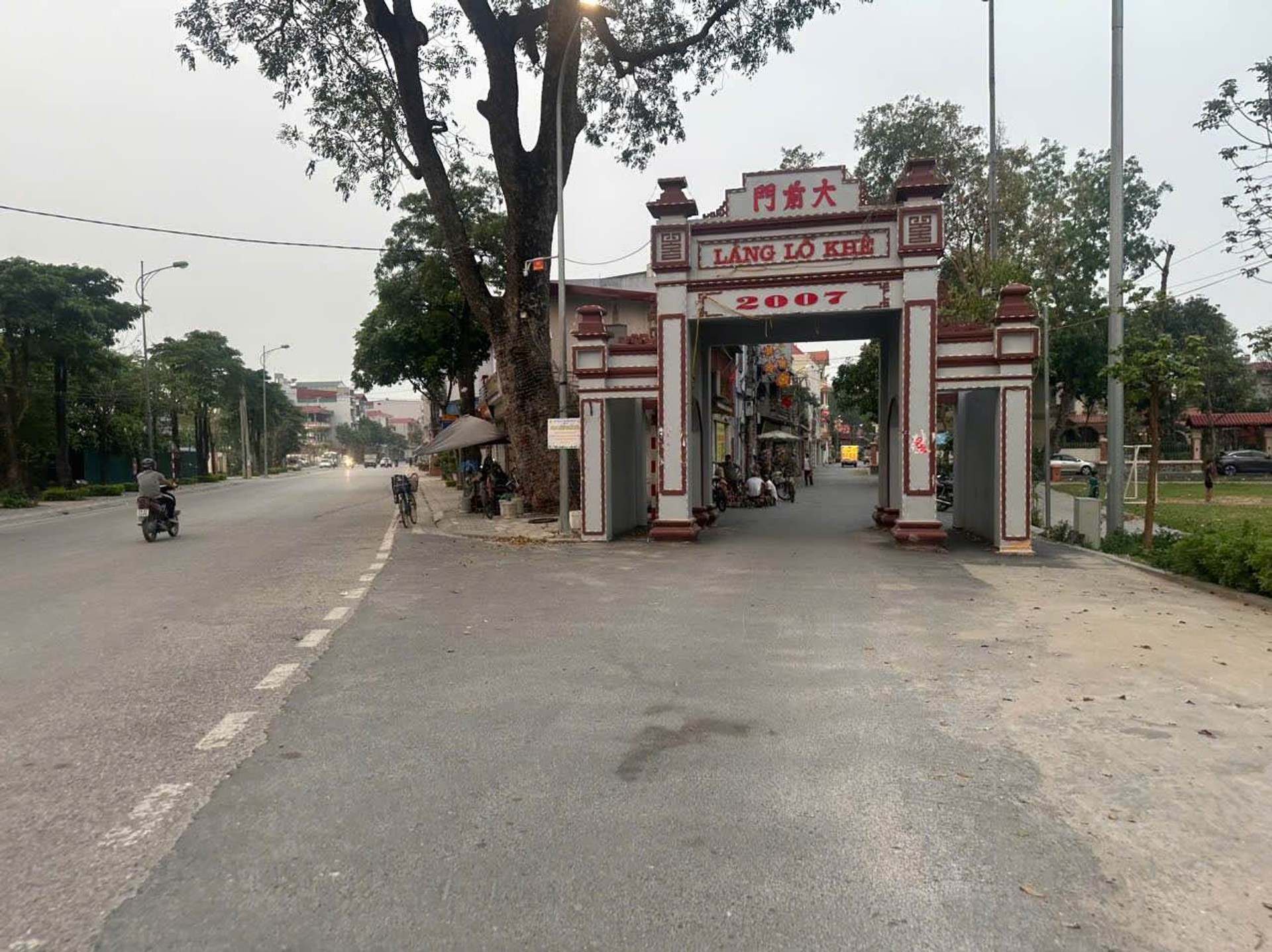 Bán đất 123m2 tại xã Liên Hà, Lỗ Khê, đường ô tô, view hồ