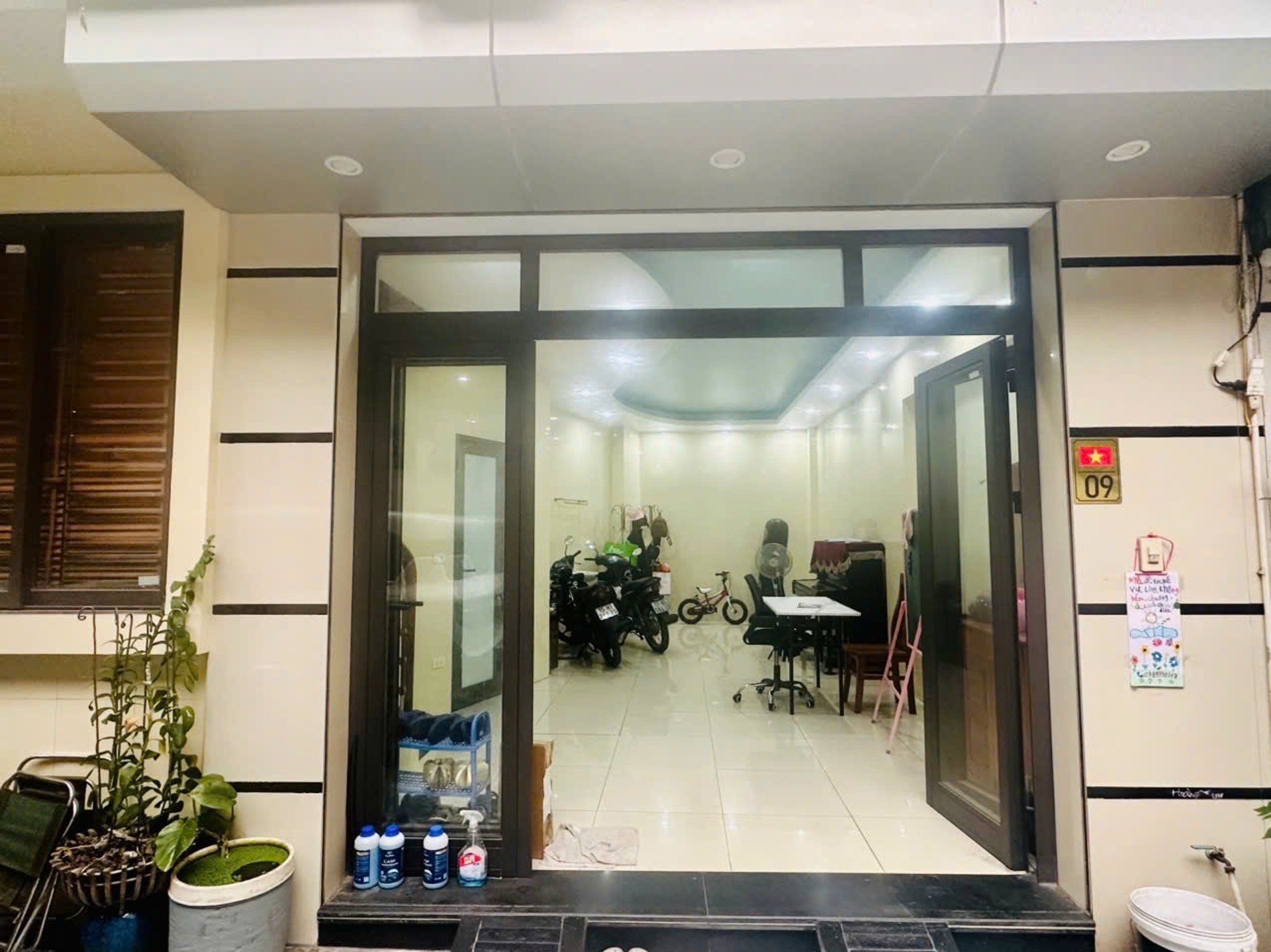 Nhà Phố 5 Tầng Có Gara Ô Tô - Cơ Hội Vàng Tại Bát Khối