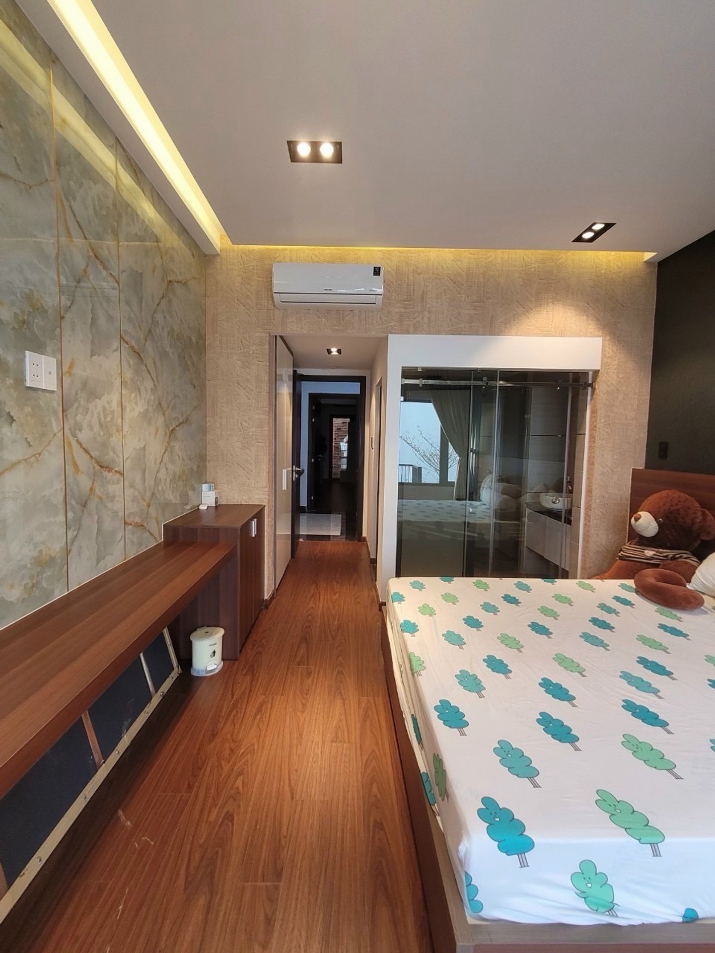 Bán nhà 4 tầng diện tích 60m2 ở phường Nguyễn Xí, giá 13 tỷ