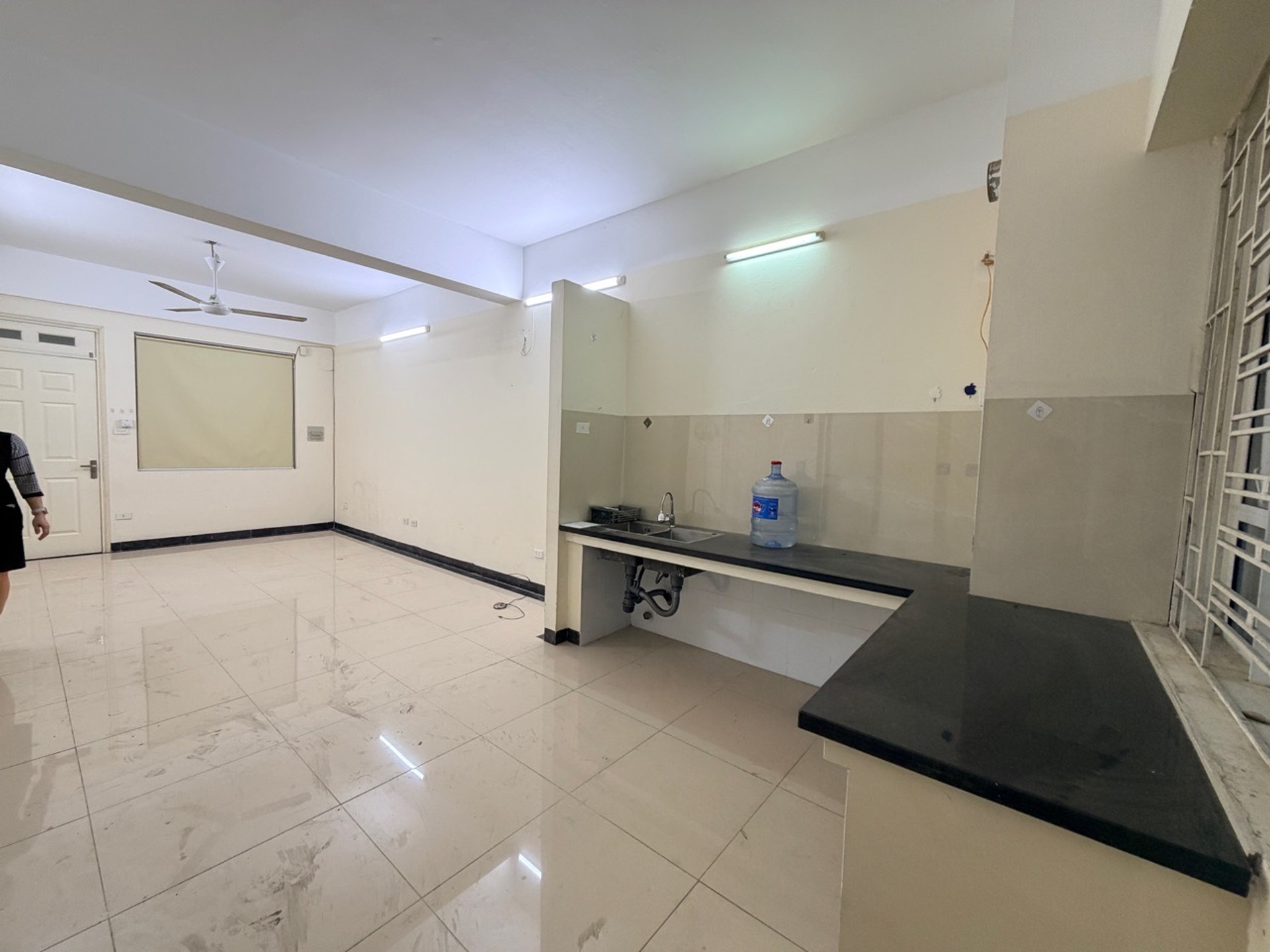 Bán căn hộ 2 ngủ 2 vệ sinh, 71m2 tại Lê Đức Thọ, sổ riêng