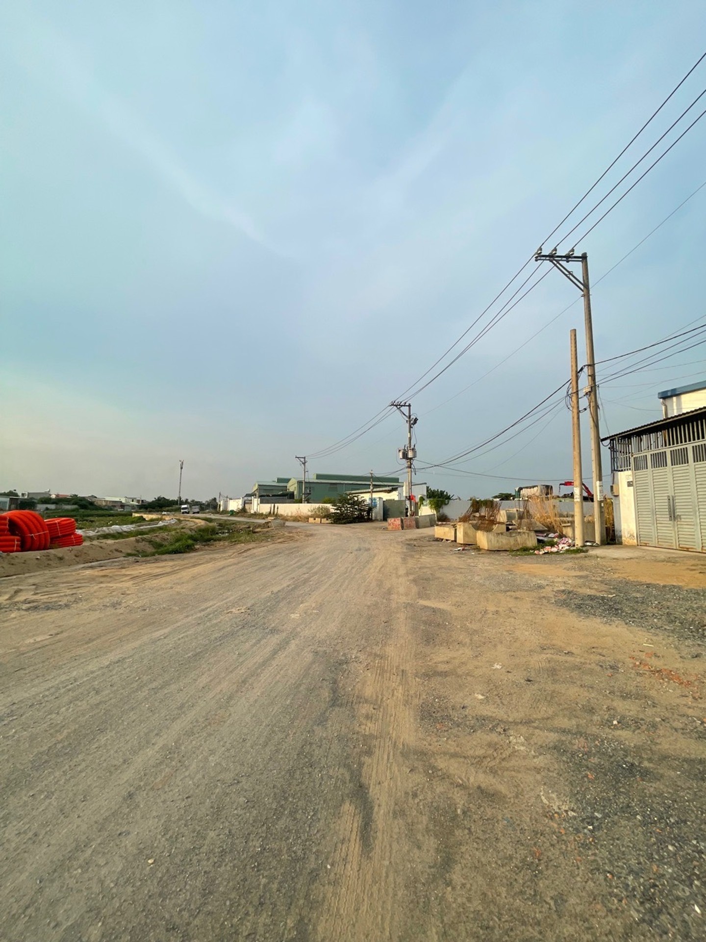 Cơ hội hiếm có sở hữu đất mặt tiền kênh Tham Lương tại Bình Tân