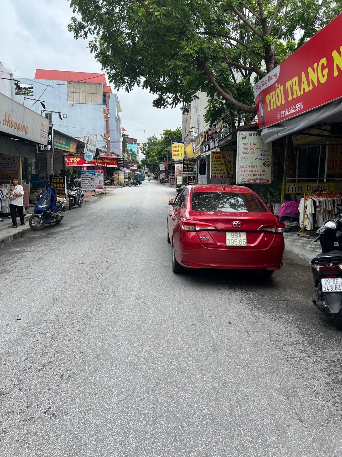 Nhà mặt phố đẹp, kinh doanh đỉnh tại chợ Núi Móng