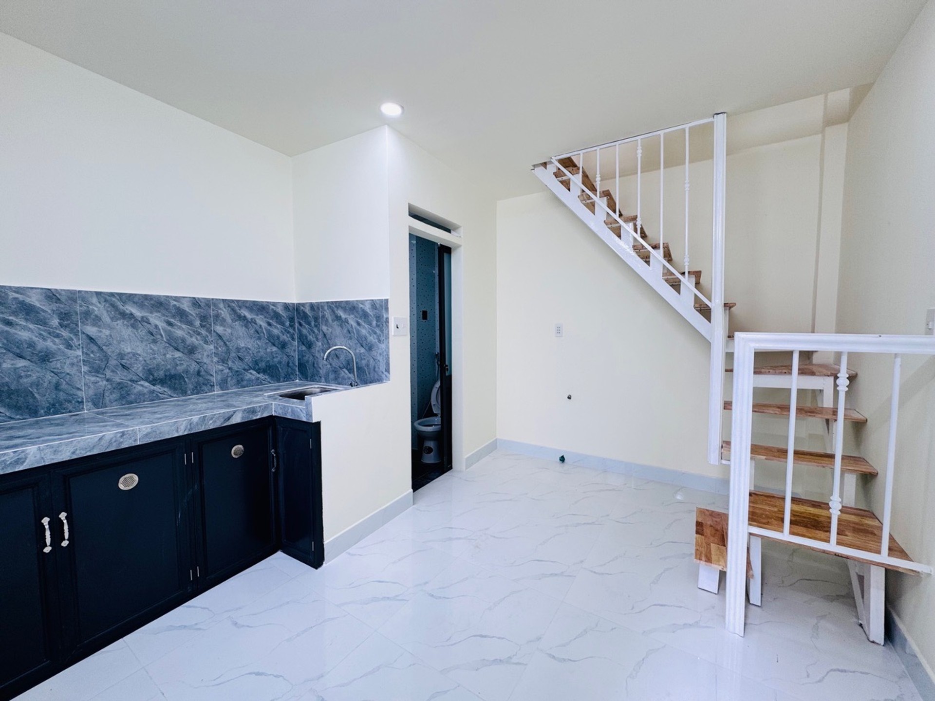 Nhà Phú Nhuận đẹp, hẻm yên tĩnh gần mặt tiền, giá sốc