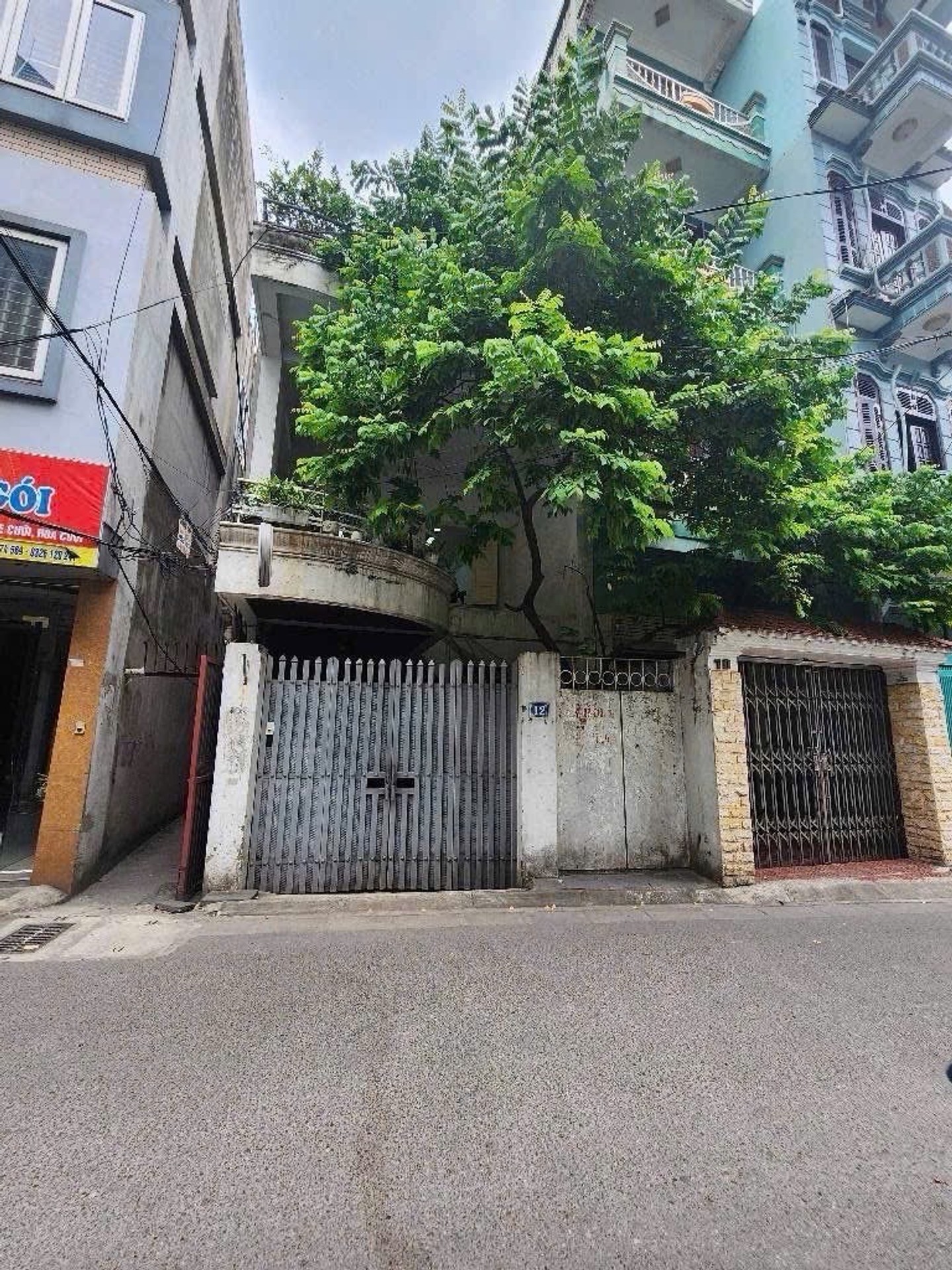 BÁN ĐẤT TẶNG NHÀ - HOÀNG VĂN THÁI - MẶT NGÕ - Ô TÔ TRÁNH - KINH DOANH
