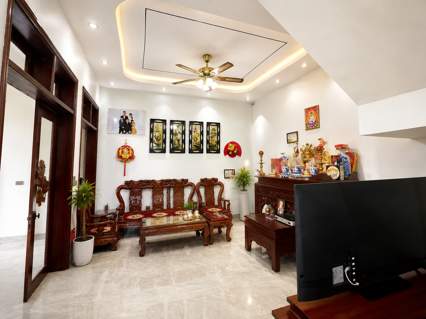 Nhà 3 Tầng Ngày Kiêu Kỵ