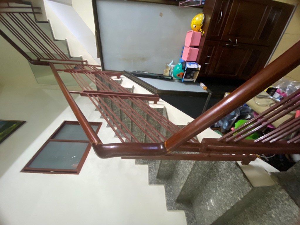 Nhà mặt phố rộng 181m2, mặt tiền trên 10m, giảm giá tại quận sân bay