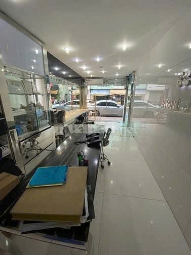 KD SẦM UẤT ĐƯỜNG HUỲNH VĂN BÁNH - P. CẦU KIỆU - PHÚ NHUẬN - 4LẦU