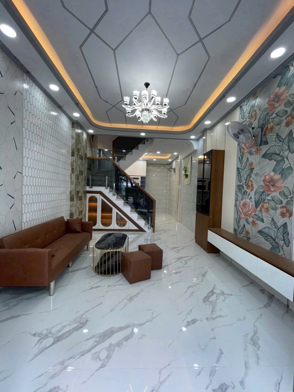 Gần Quận 6, giáp khu Tên lửa, Bán nhà riêng 3 tầng diện tích 52m2, Hẻm 5m chỉ 5x tỷ