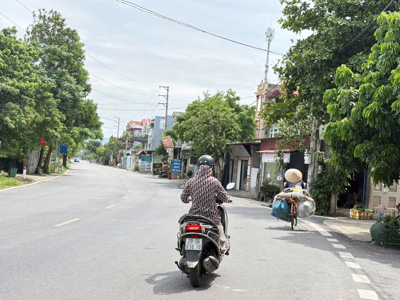 🌺LÔ GÓC- ĐƯỜNG TRỤC CHÍNH KINH DOANH 4 OTO TRÁNH- CÁCH 100M RA ĐƯỜNG LIÊN XÃ- MẶT TIỀN RỘNG