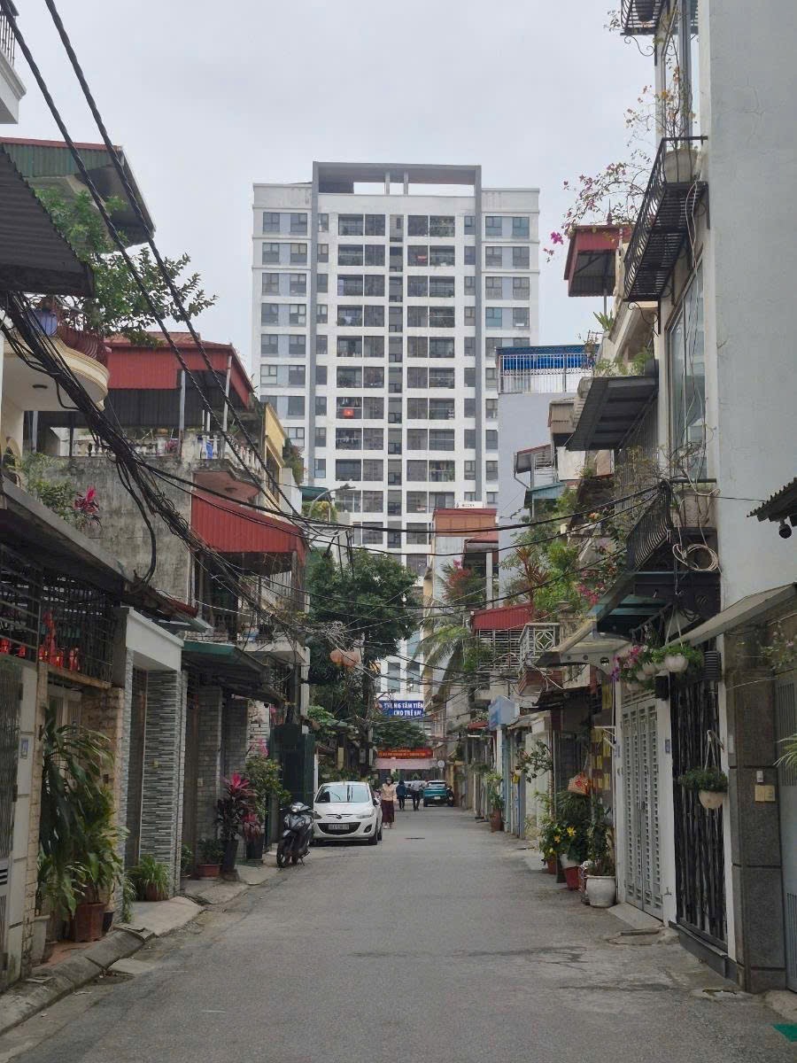 Bán nhà phân lô phố Nguyễn Sơn - Long Biên - DT 50m - hơn 11 ti