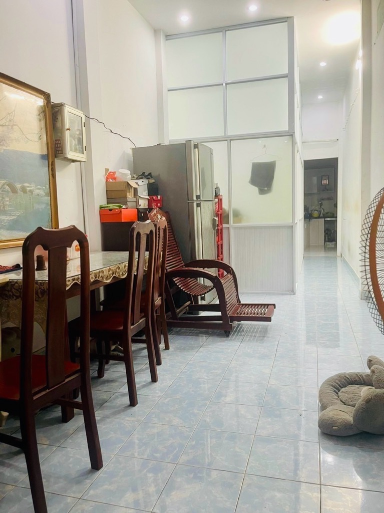 Bán nhà ngay Ngã Tư Hàng Xanh - 62 gần mặt tiền đường chỉ hơn 6tỷ