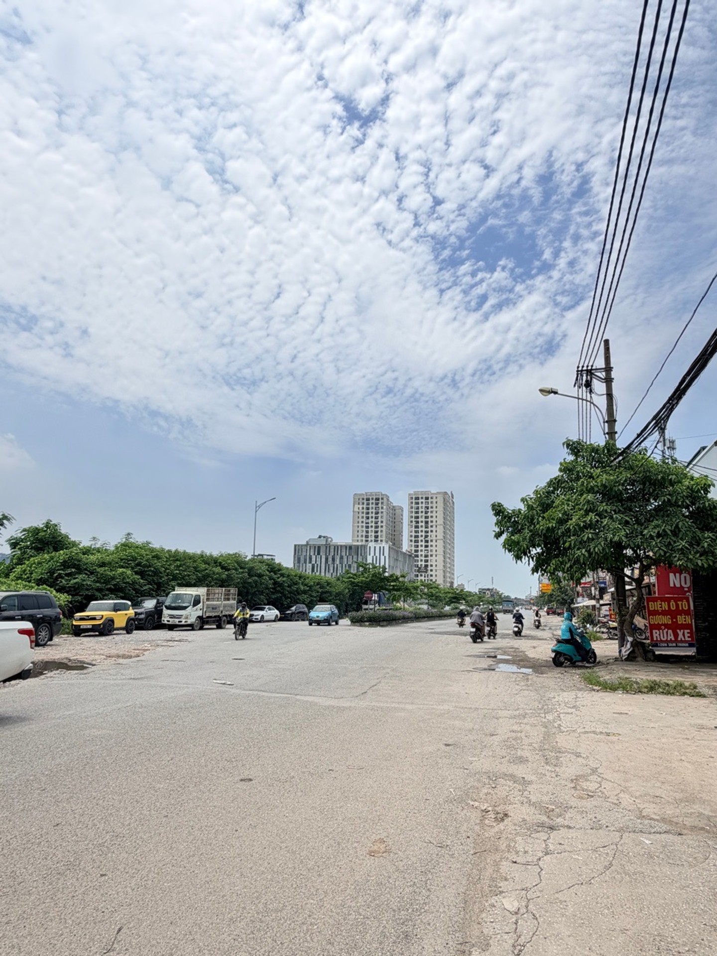 [Tin xác thực] Nhà mặt ngõ ô tô -kinh doanh - đường trước nhà 5m- cách mặt phố tam trinh 80m-15.7 t