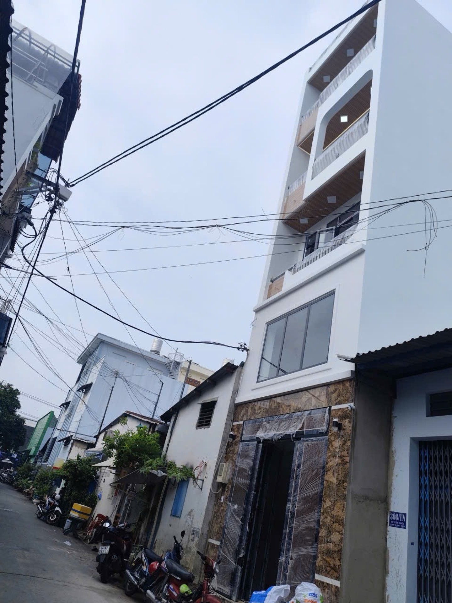 NHÀ 5 TẦNG MỚI – LÊ VĂN QUỚI – BÌNH TÂN
💰 Giá: chỉ nhỉnh 10,TỎI – TL trực tiếp chủ
