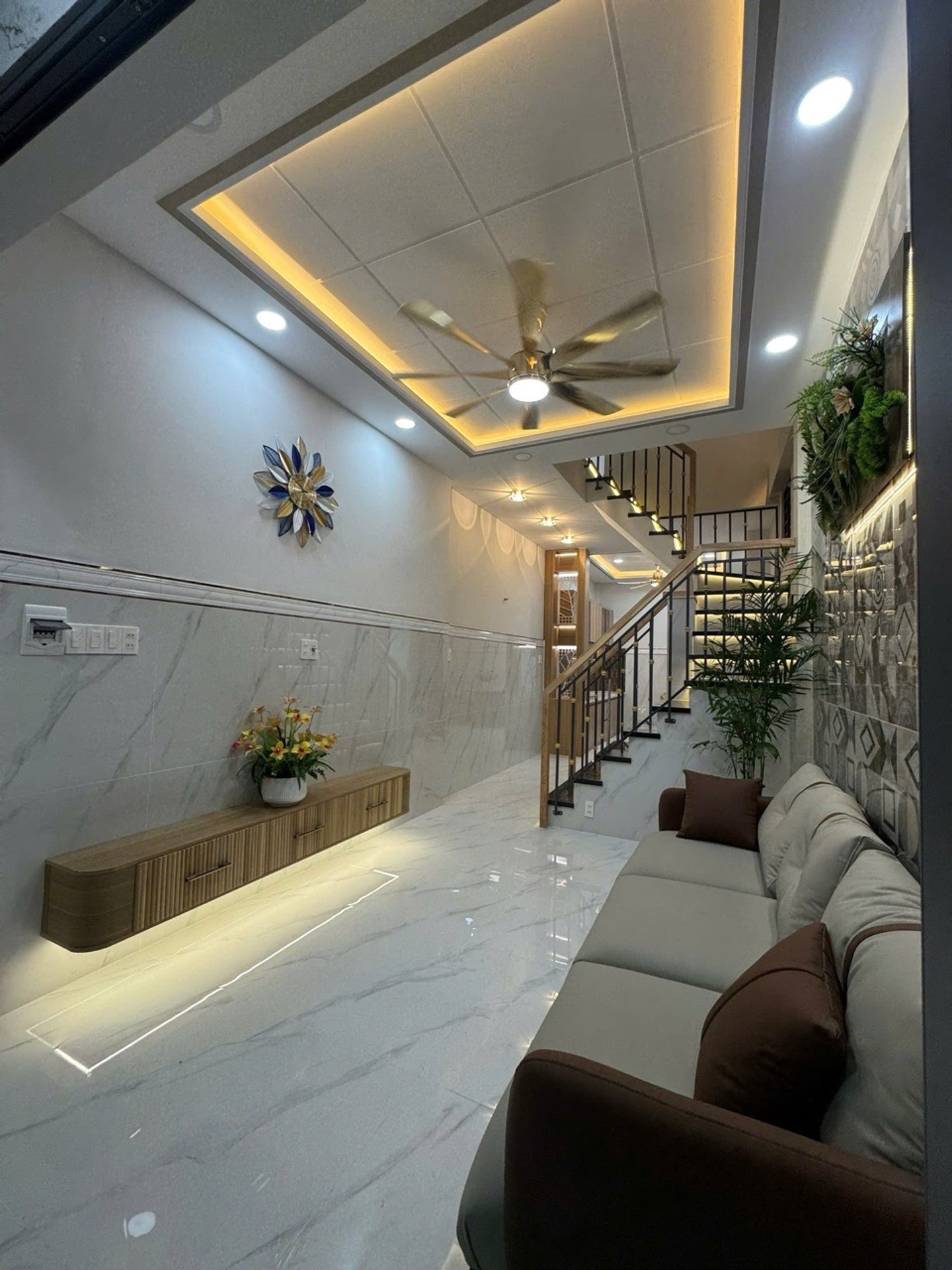 Bán nhà riêng 3 tầng 4 phòng ngủ tại phường Bình Tiên, TPHCM,dt 3.4x12m giá ưu đãi