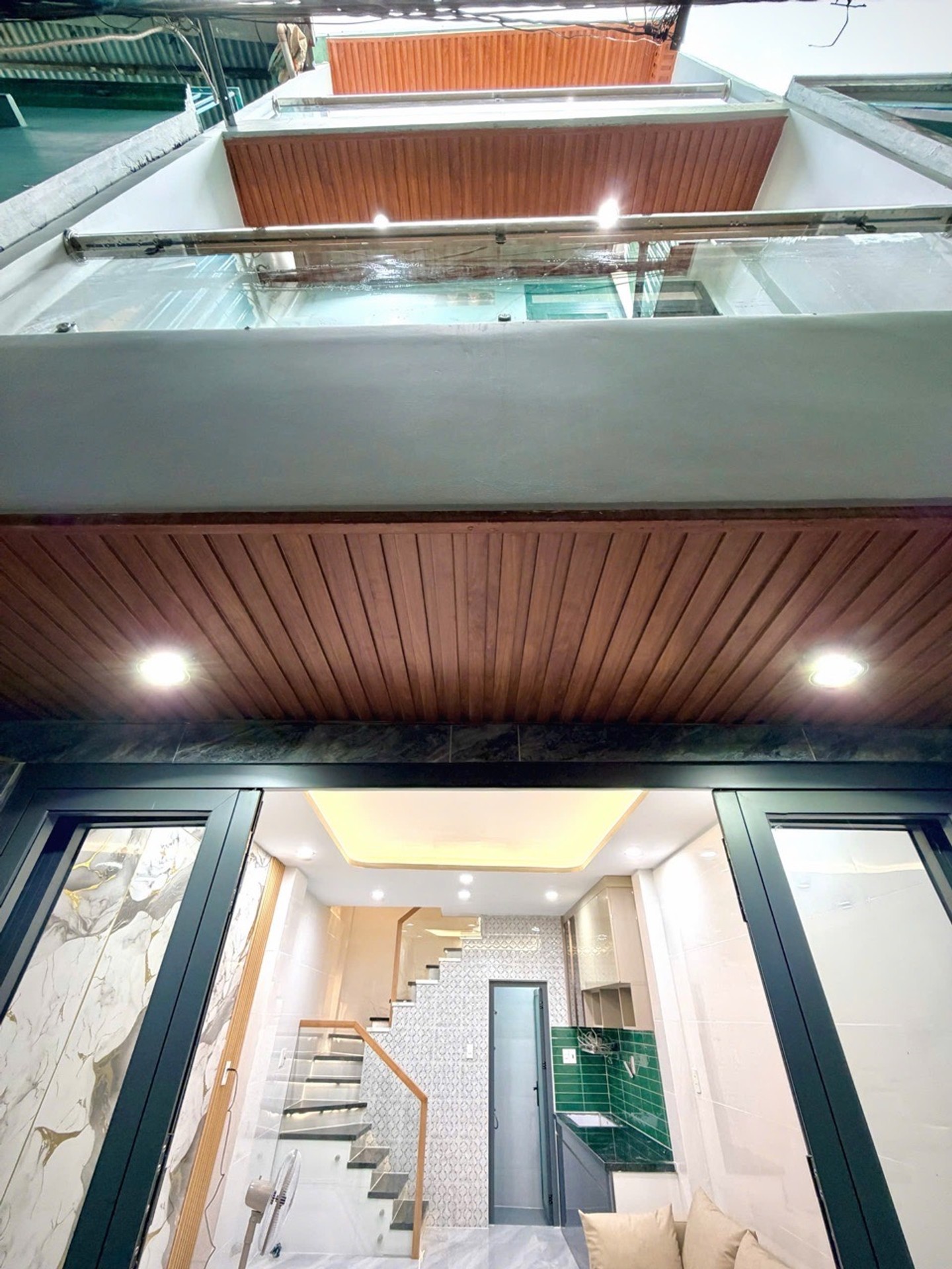 Bán nhà riêng 3 tầng diện tích 28m² tại Quận 11 giá 4.5 tỷ