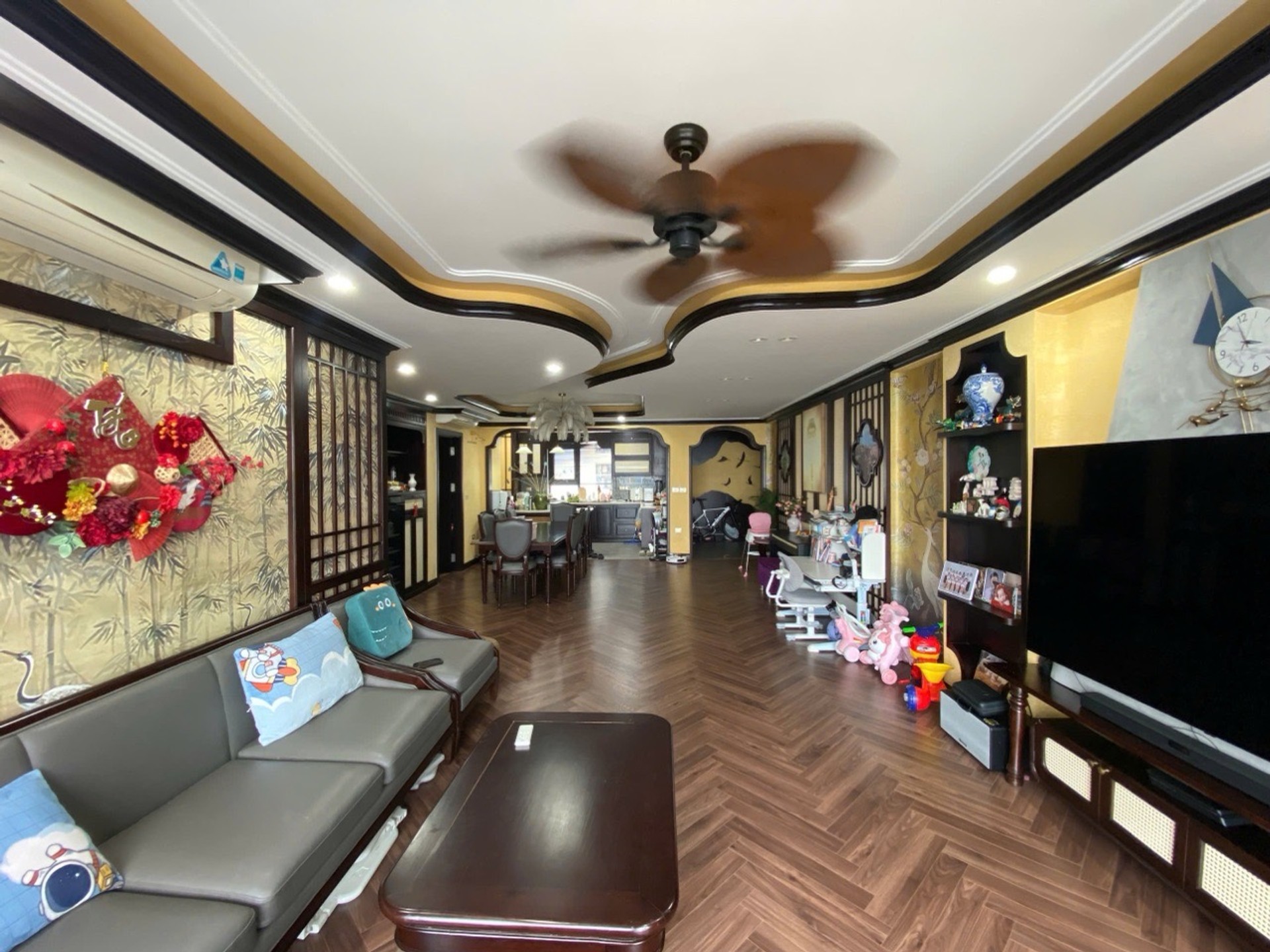 Bán căn hộ chung cư cao cấp tại Long Biên với view sông Hồng rộng rãi