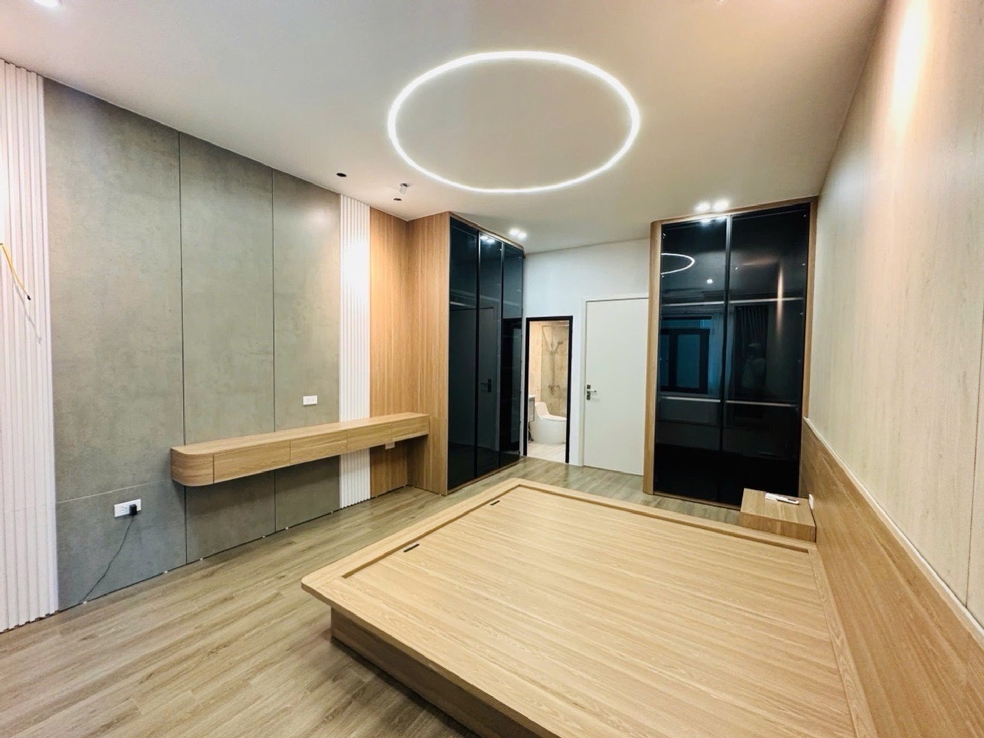 Bán nhà riêng 5 tầng 3 phòng ngủ tại Xuân La