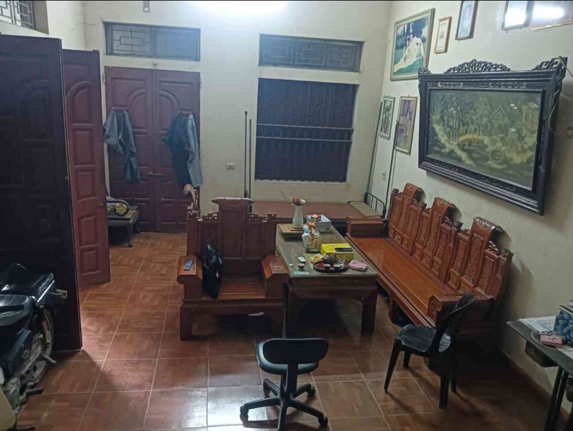 Bán nhà mặt phố 3 tầng rộng 341m2 tại Gò Sỏi, phù hợp kinh doanh, bám mặt ql3