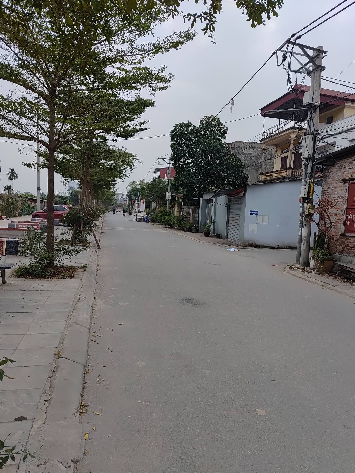 Bán đất mặt tiền rộng tại xã Đa Tốn - ô tô tránh, vị trí kinh doanh tốt