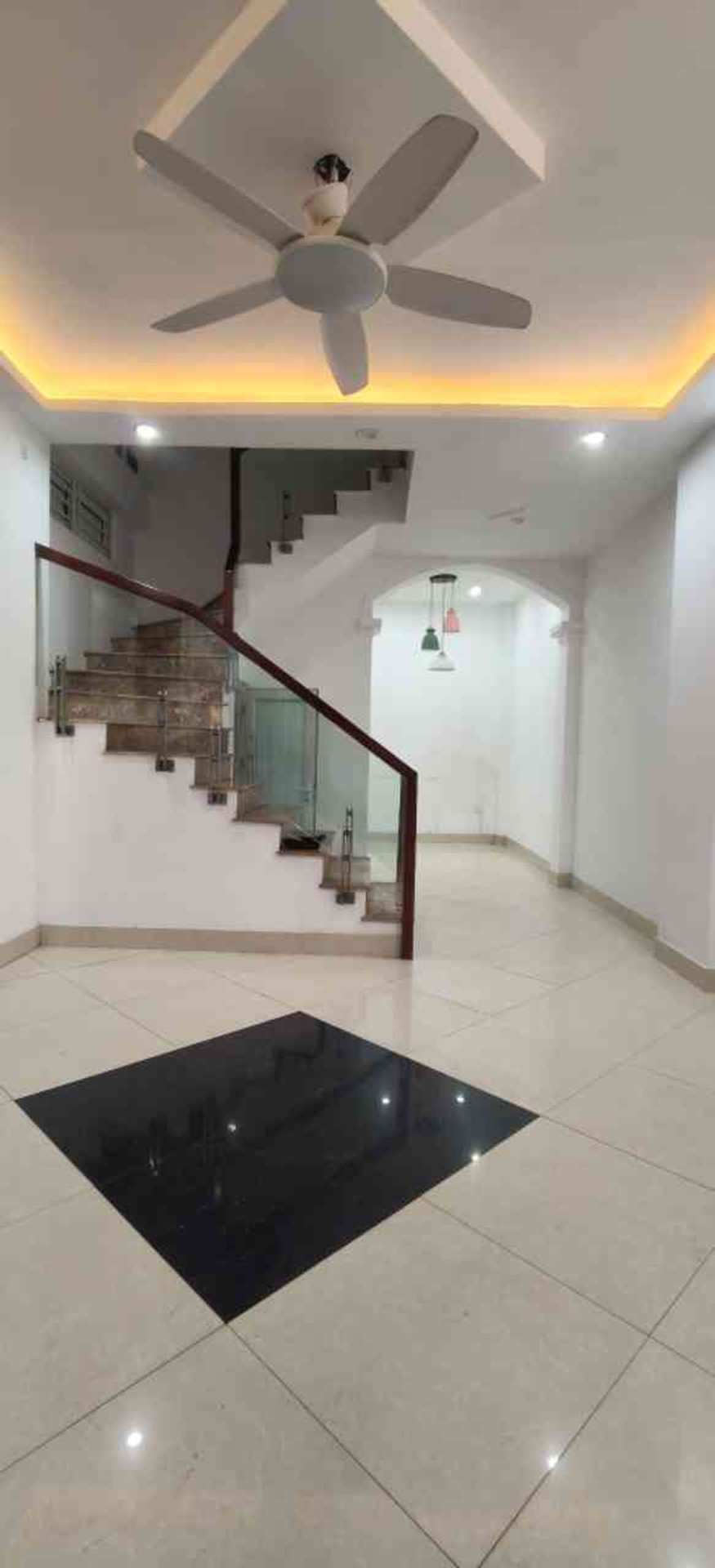 Nhà 3 tầng 3 ngủ rộng rãi ở Long Biên – giá hợp lý