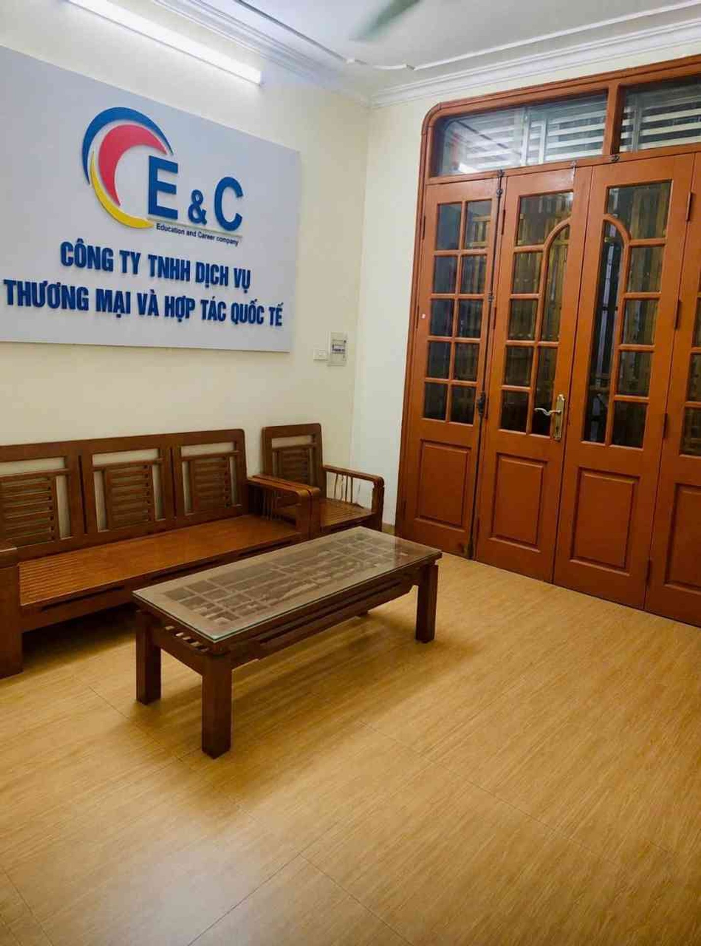 Nhà phố Kim Giang 4 tầng thiết kế tinh tế, vị trí đắc địa, mặt ngõ thông, ô tô chạy,tiện kinh doanh