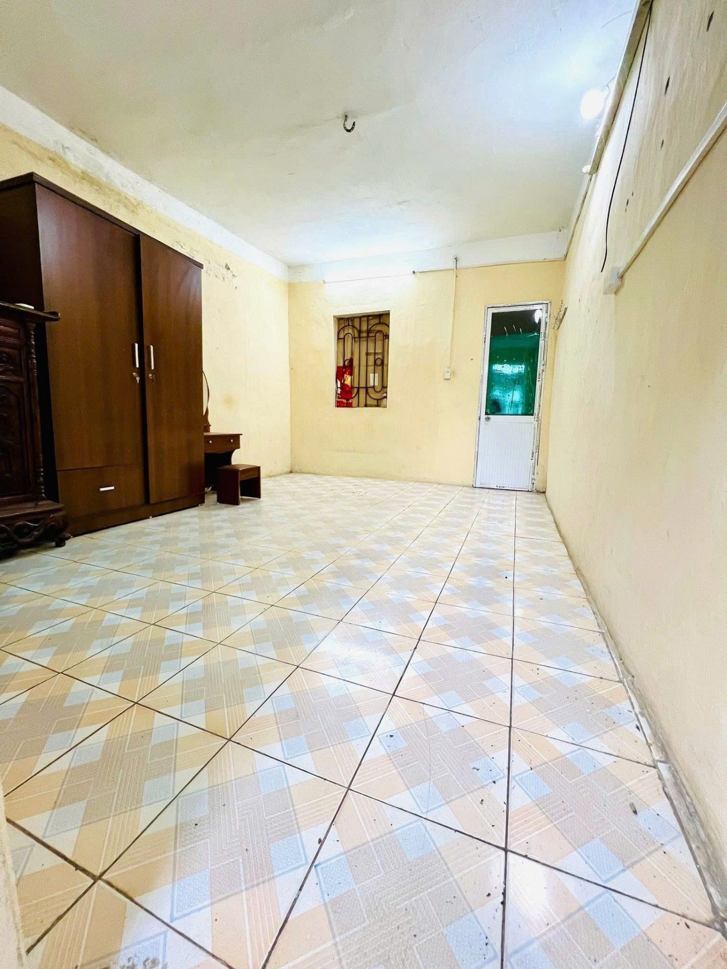 Căn góc sáng thoáng, ô tô đỗ cửa tại trung tâm quận Đống Đa