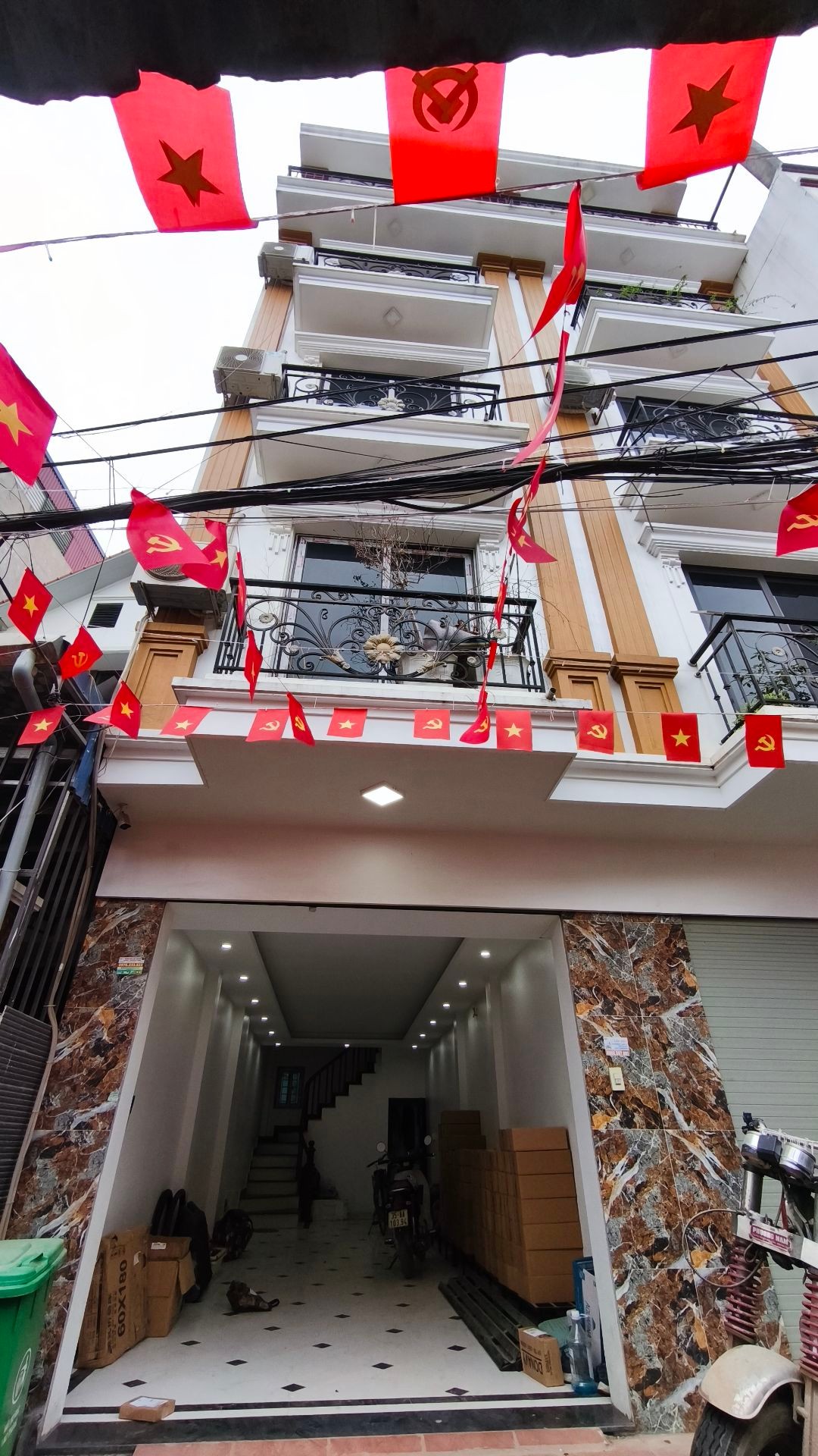 Bán nhà 45m2 xây 5 tầng mới.ô tô vào nhà.la tinh an khánh