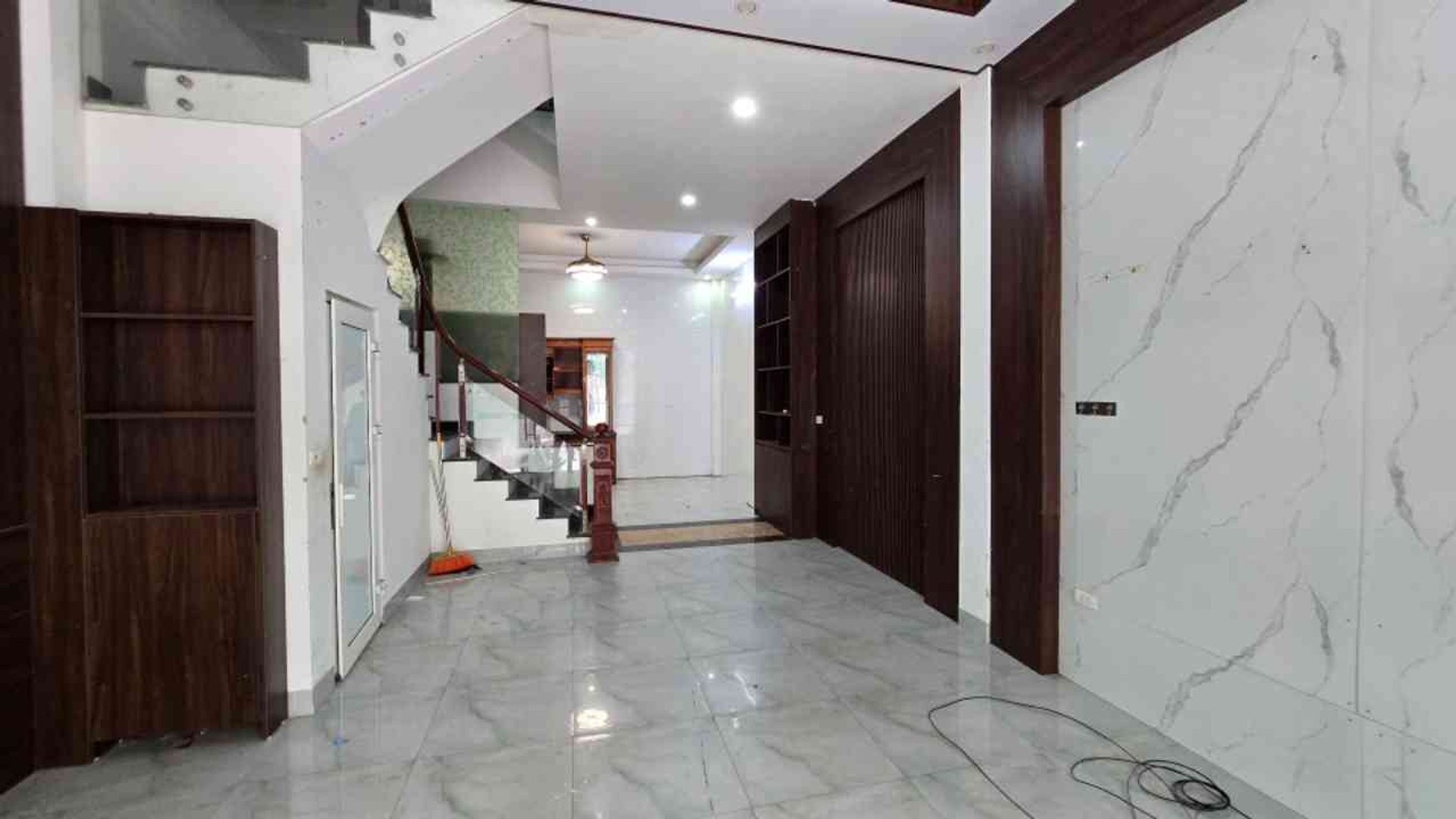 Nhà 4 tầng Phân lô,ô tô vào nhà