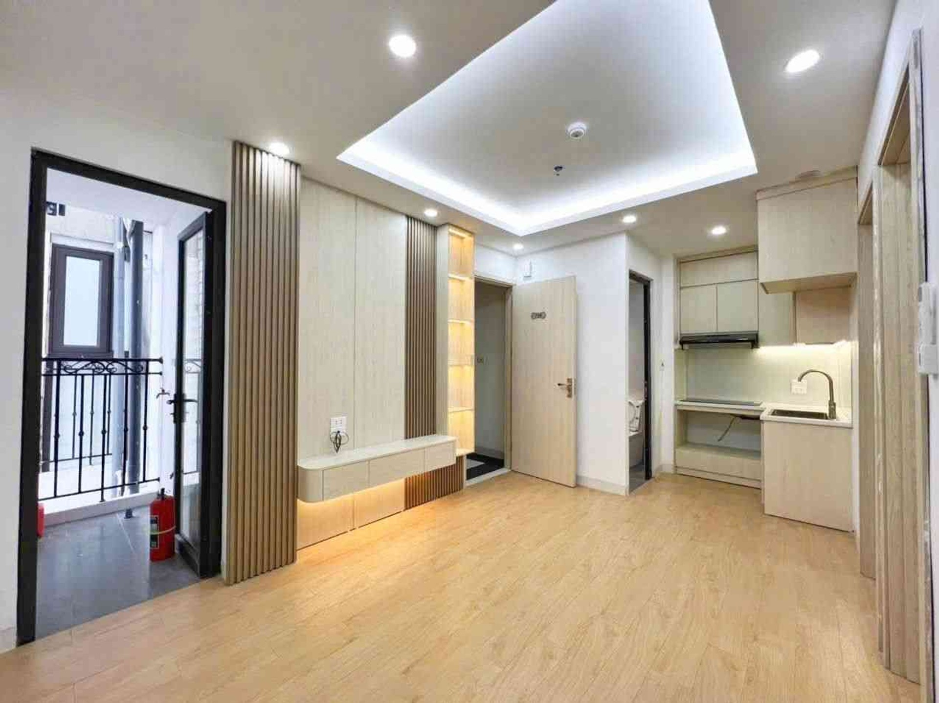 Bán căn hộ chung cư mini Đội Cấn 2 phòng ngủ, ô tô qua nhà