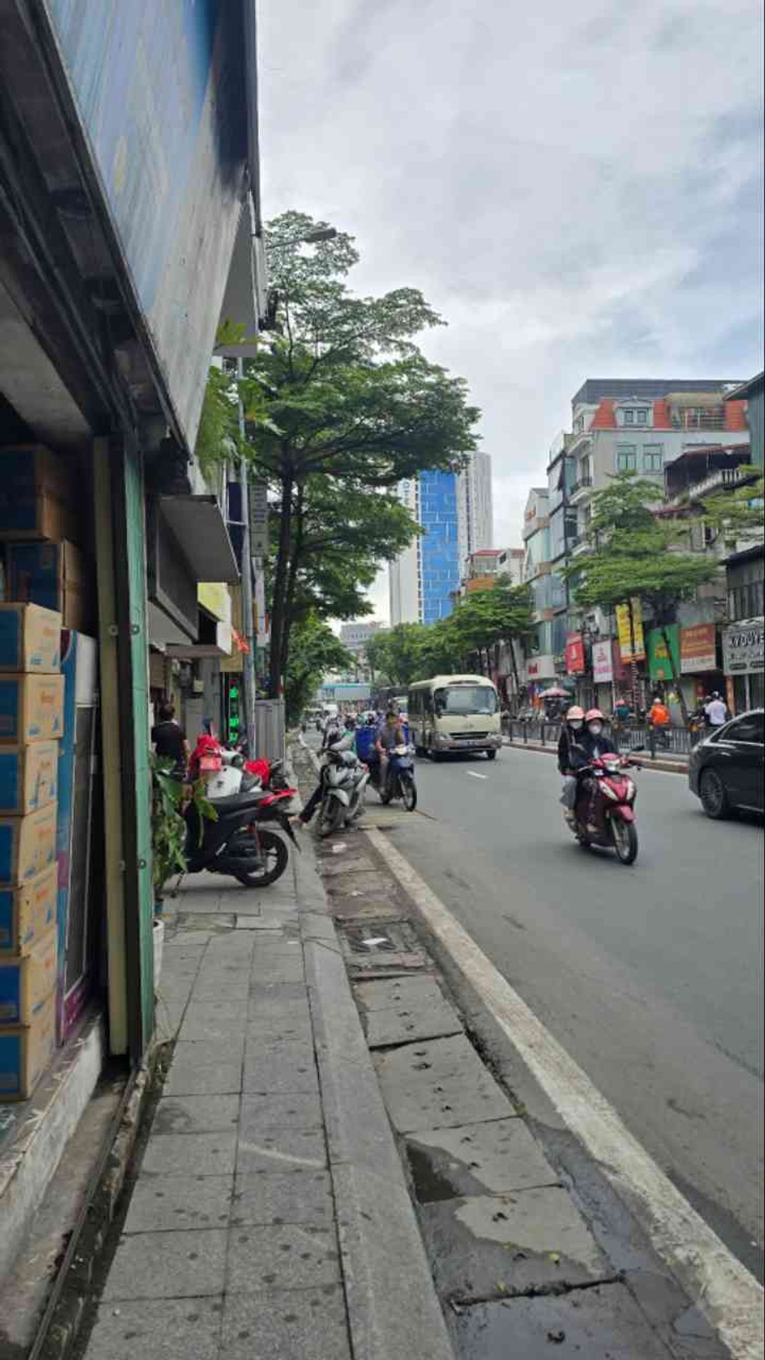 Bán nhà 3 tầng lô góc 2 mặt tiền tại Tây Sơn trung tâm